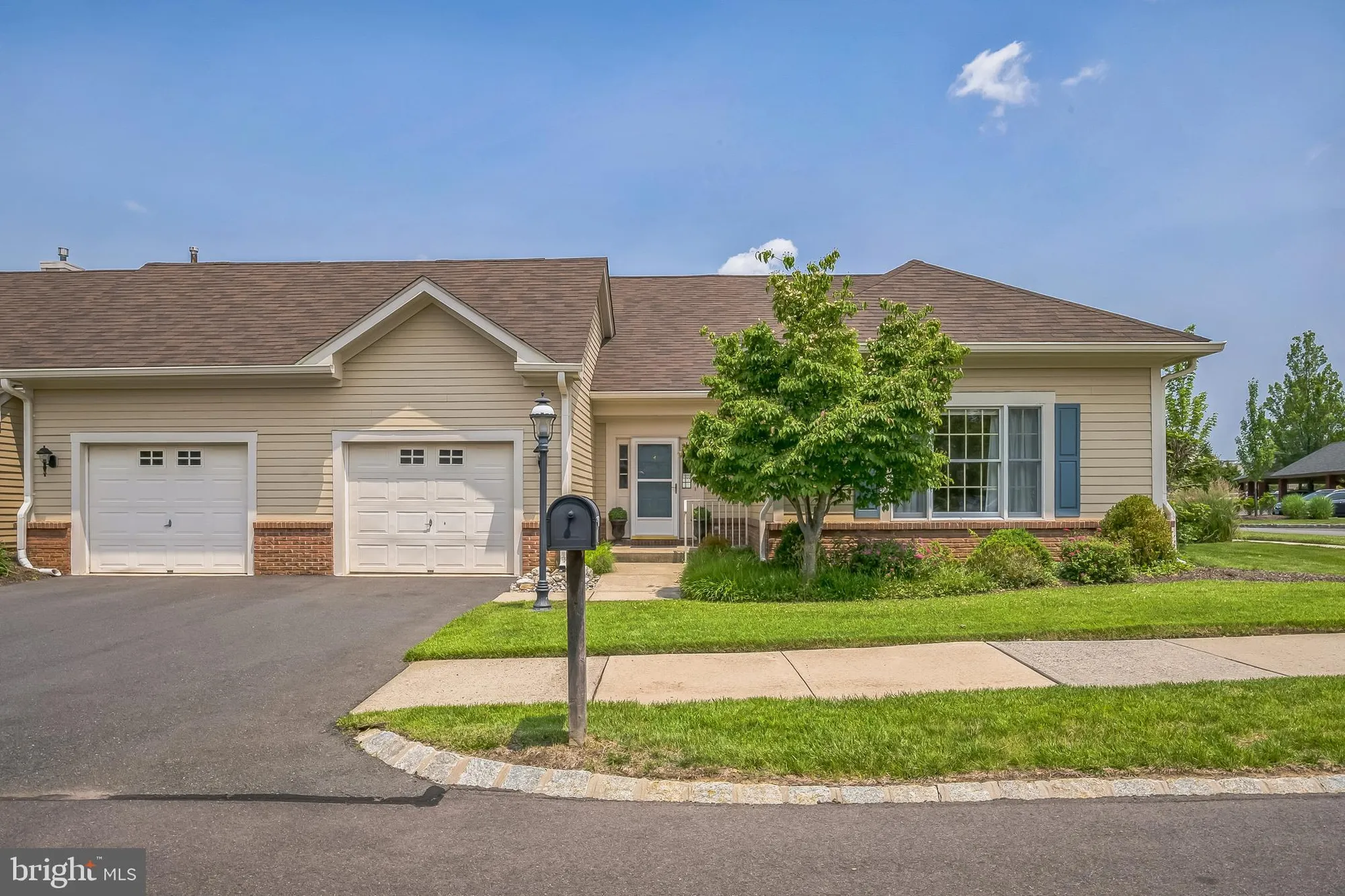 Property Slideshow image 4 of 32 | 1 hedge row rd, Princeton, NJ, 08540