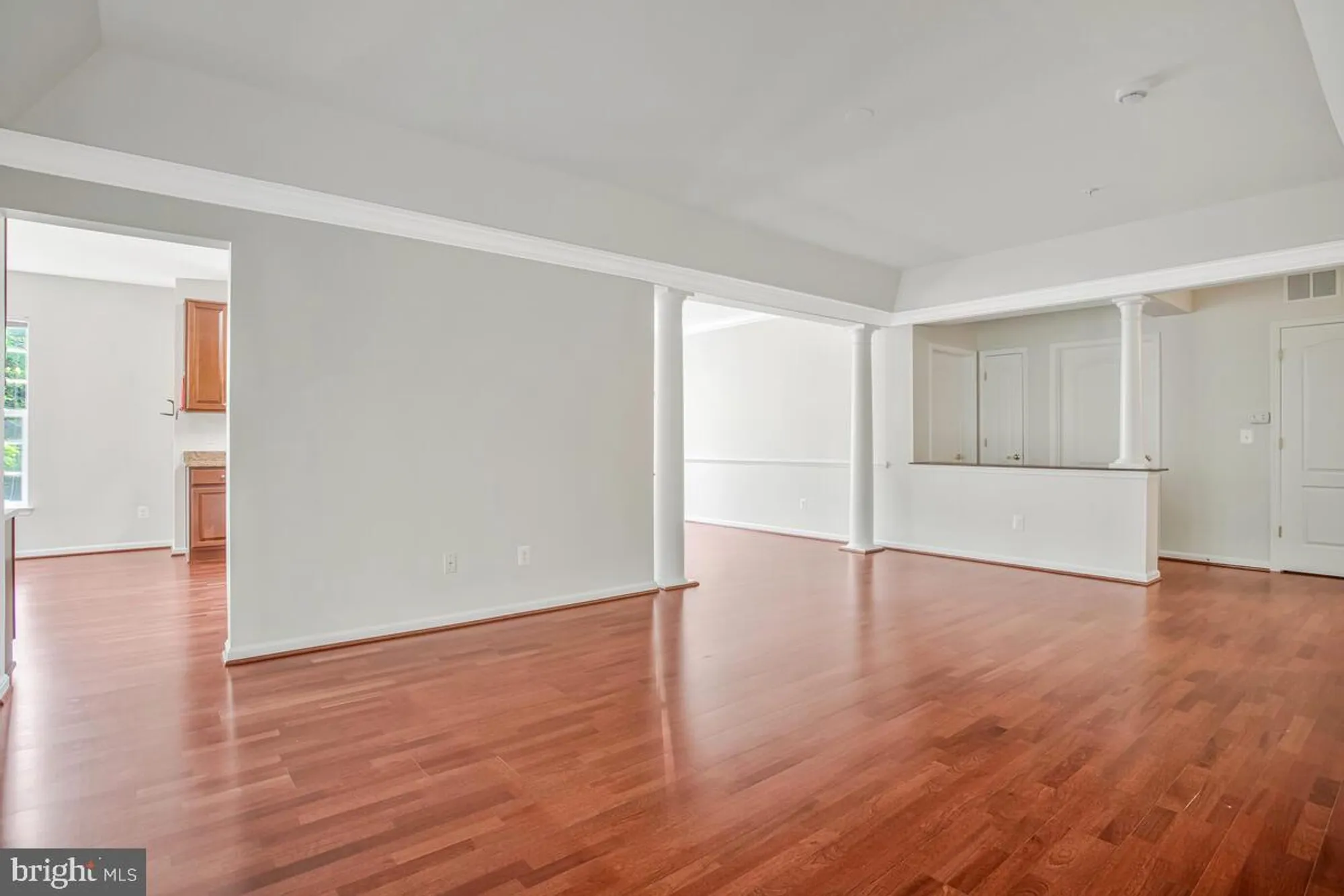 Property Slideshow image 9 of 62 | 7305 maplecrest rd 206, Elkridge, MD, 21075