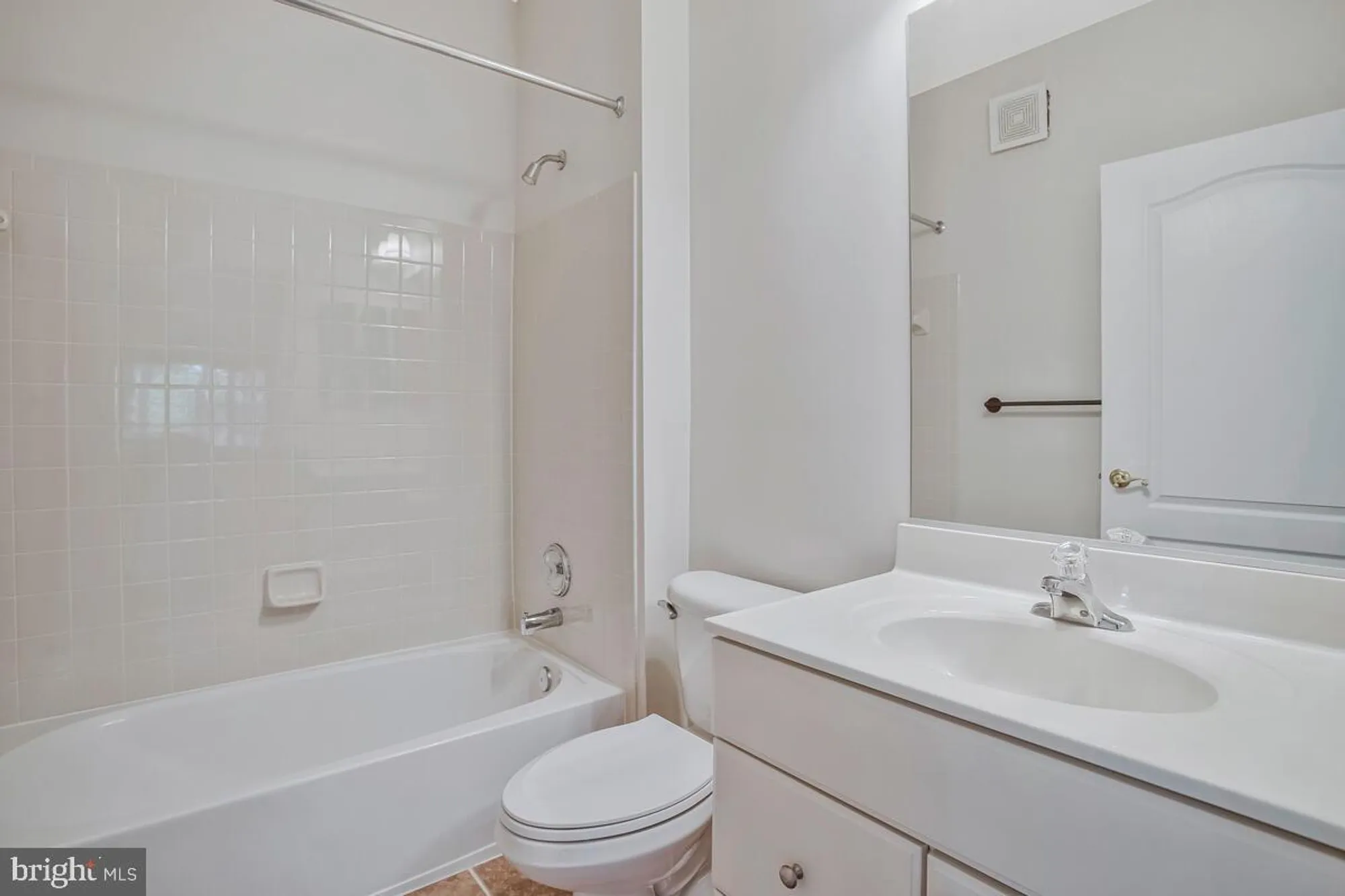 Property Slideshow image 28 of 62 | 7305 maplecrest rd 206, Elkridge, MD, 21075