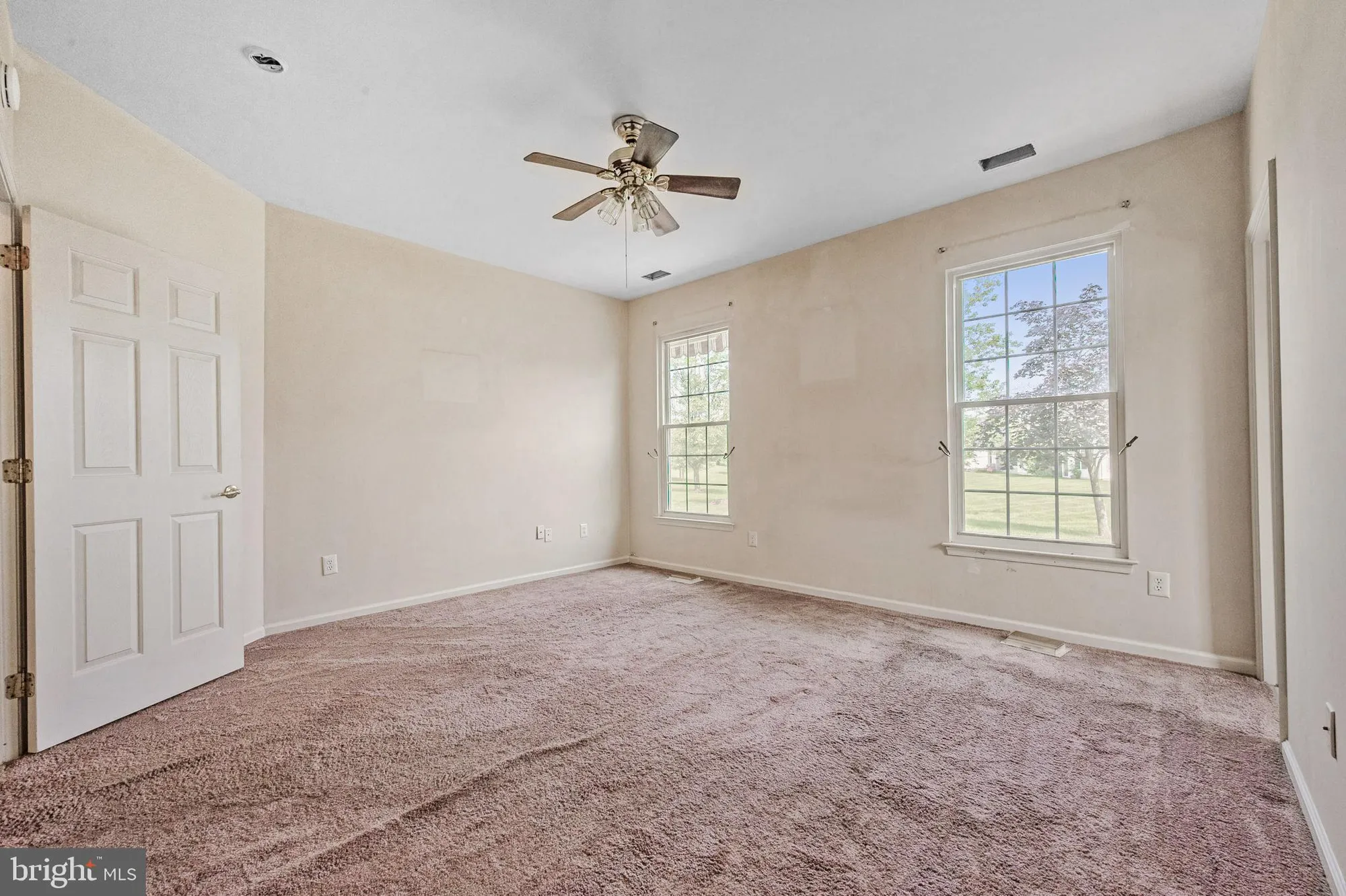 Property Slideshow image 8 of 22 | 51 springmill dr, Middletown, DE, 19709