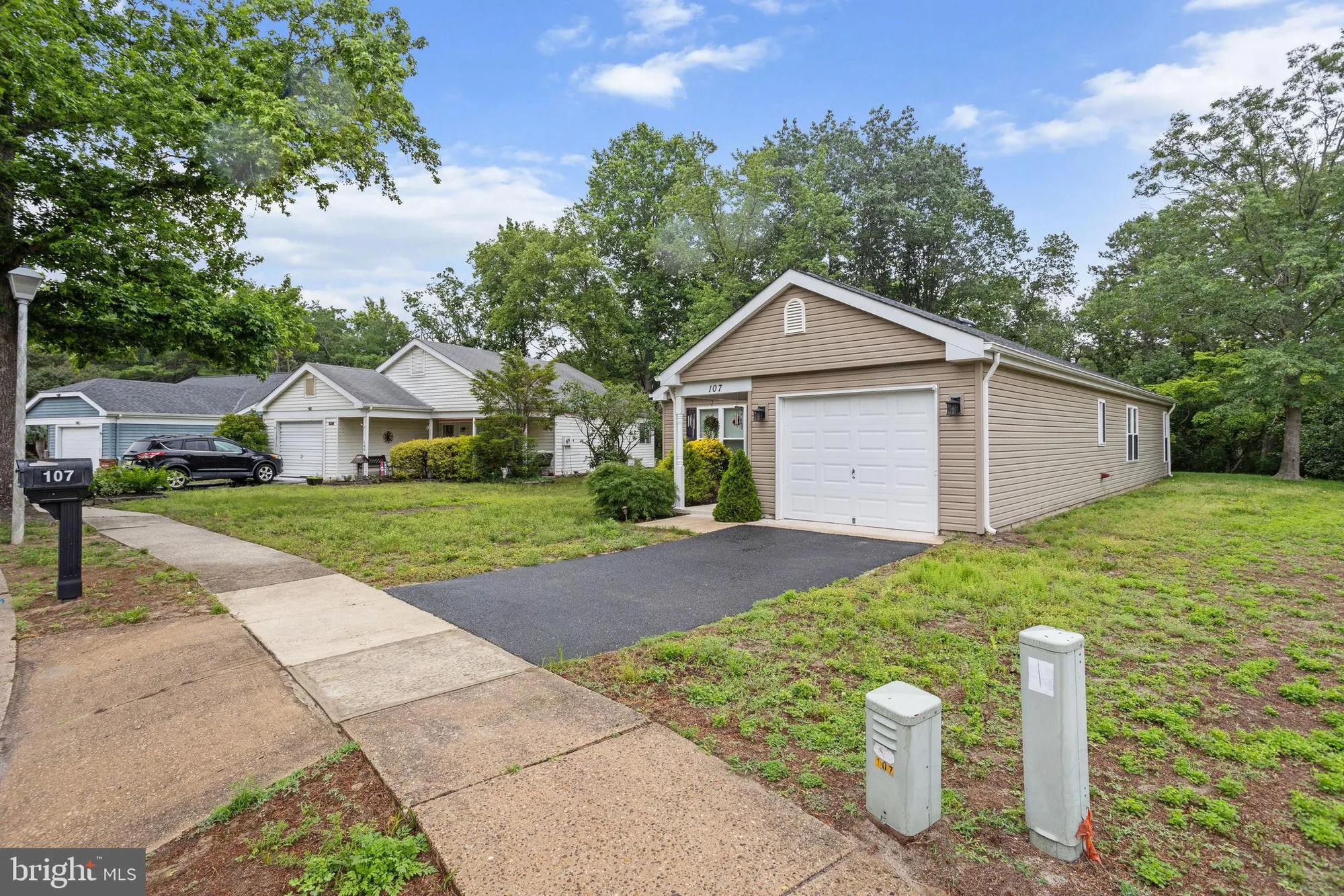 Property Slideshow image 3 of 29 | 107 buckingham dr, Southampton, NJ, 08088