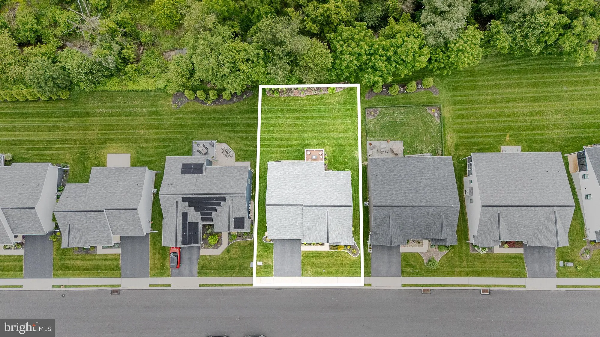 Property Slideshow image 5 of 41 | 2069 spring wood ln, Mechanicsburg, PA, 17055