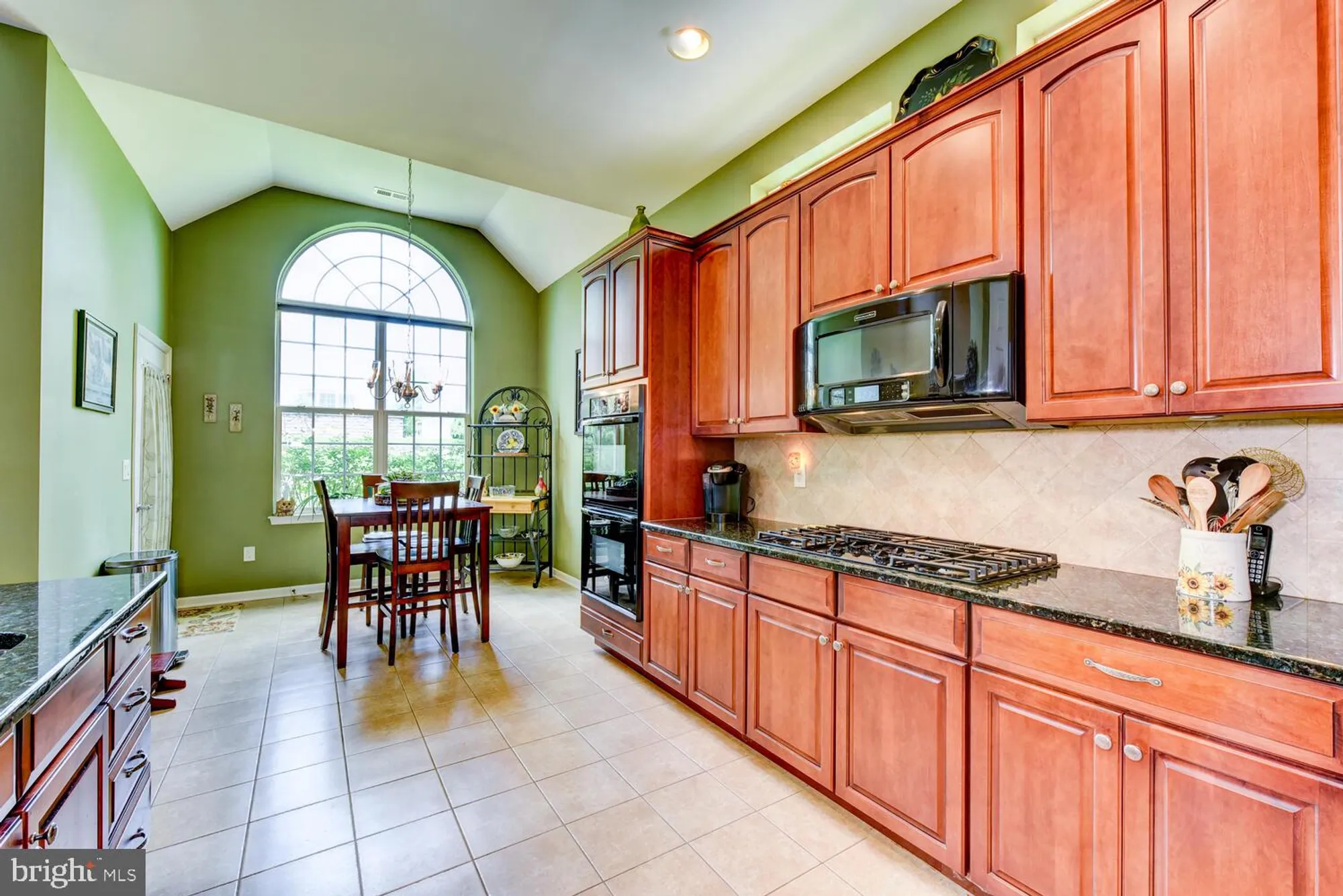 Property Slideshow image 29 of 68 | 118 andover dr, Kendall Park, NJ, 08824