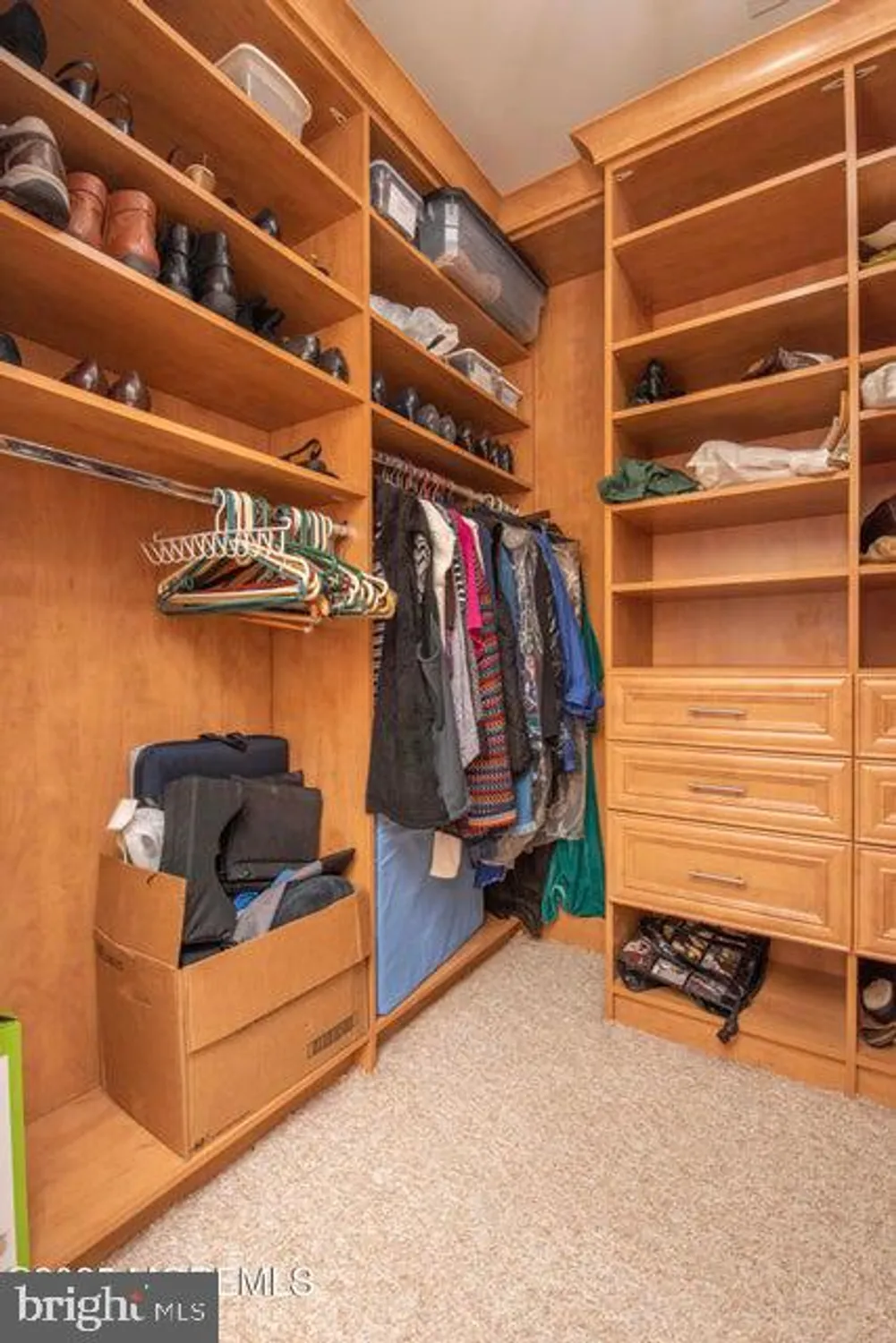 Property Slideshow image 47 of 98 | 221 valencia dr, Monroe Township, NJ, 08831