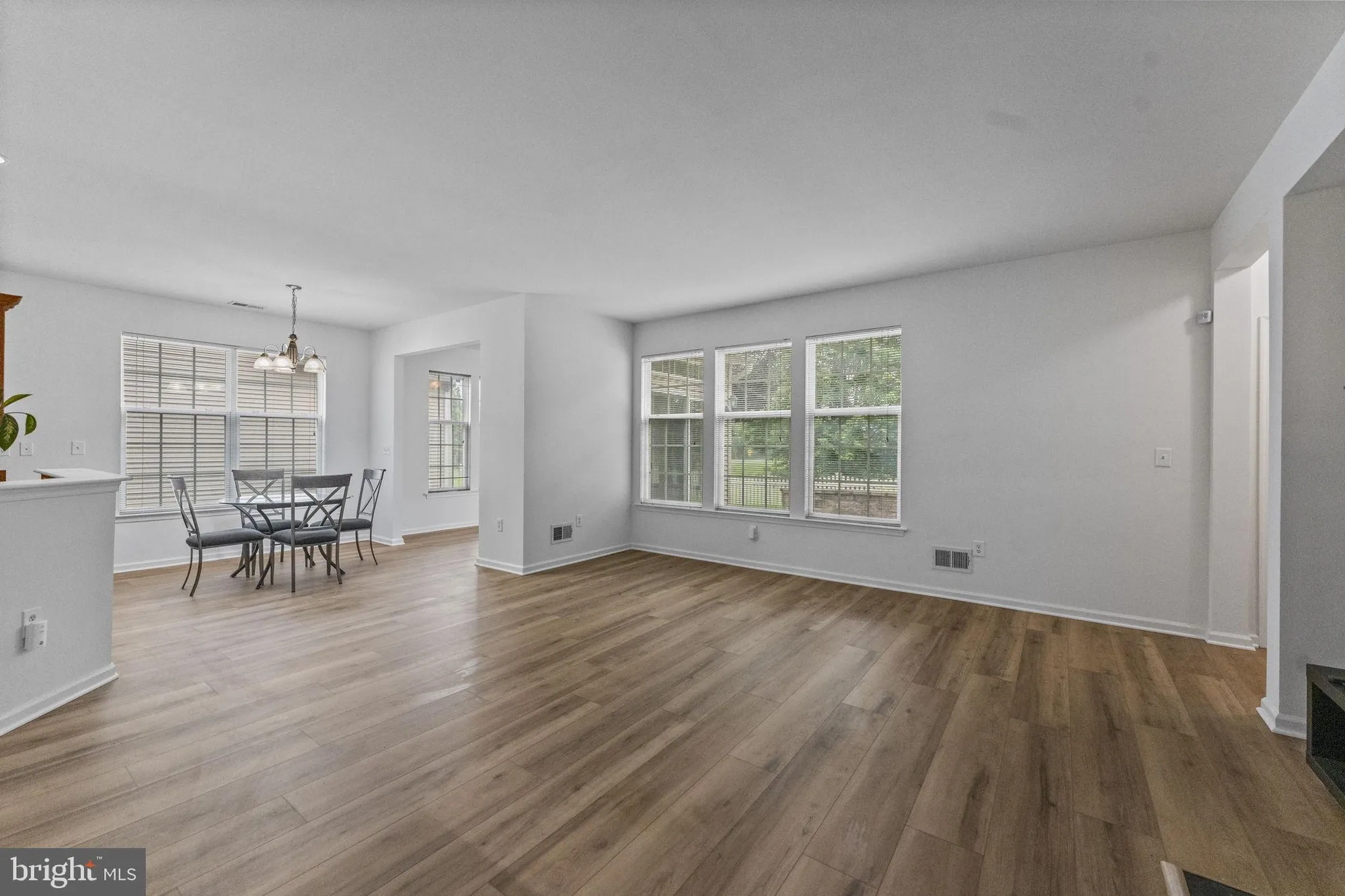 Property Slideshow image 5 of 39 | 4 brakeman ct, Hightstown, NJ, 08520