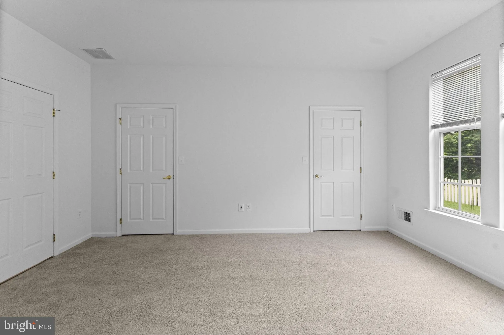 Property Slideshow image 8 of 39 | 4 brakeman ct, Hightstown, NJ, 08520