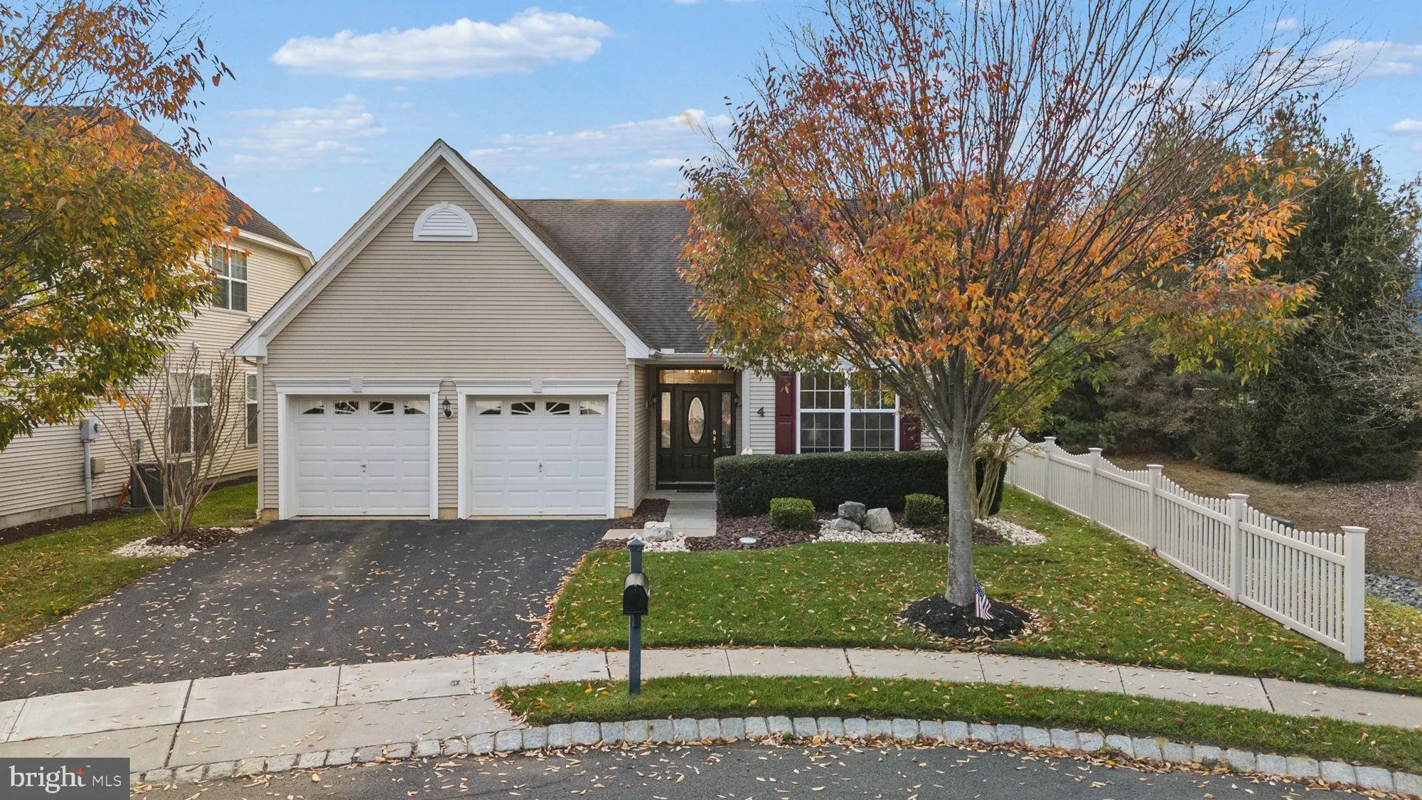 Property Slideshow image 1 of 39 | 4 brakeman ct, Hightstown, NJ, 08520