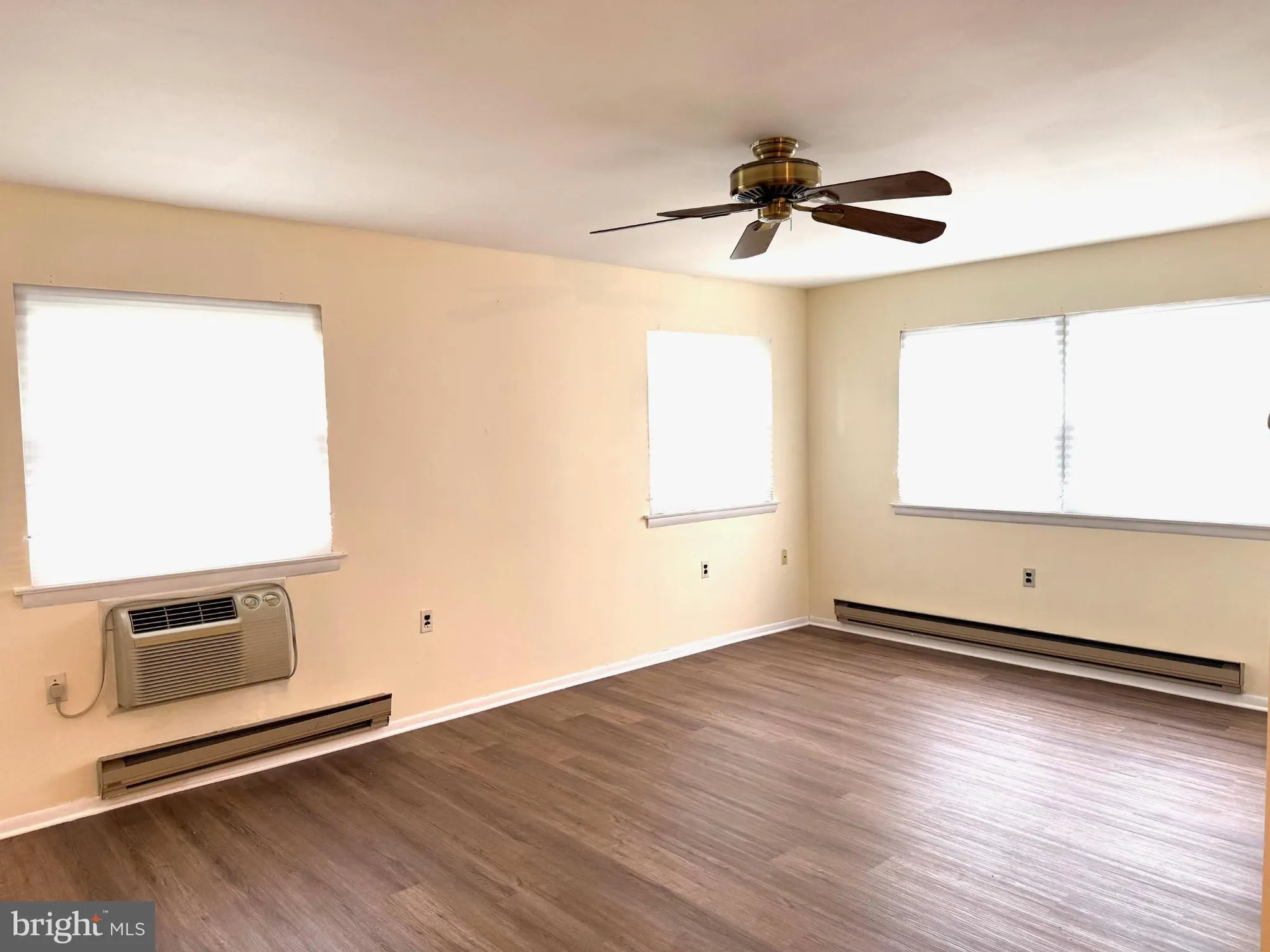 Property Slideshow image 16 of 21 | 768d hudson pkwy, Whiting, NJ, 08759