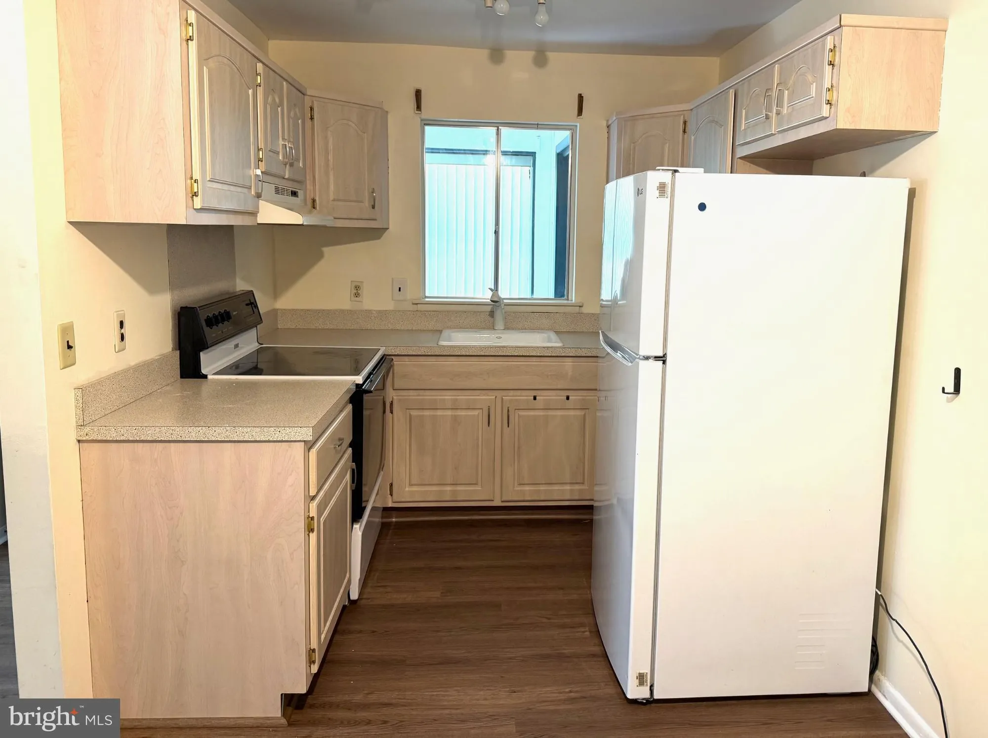 Property Slideshow image 18 of 21 | 768d hudson pkwy, Whiting, NJ, 08759