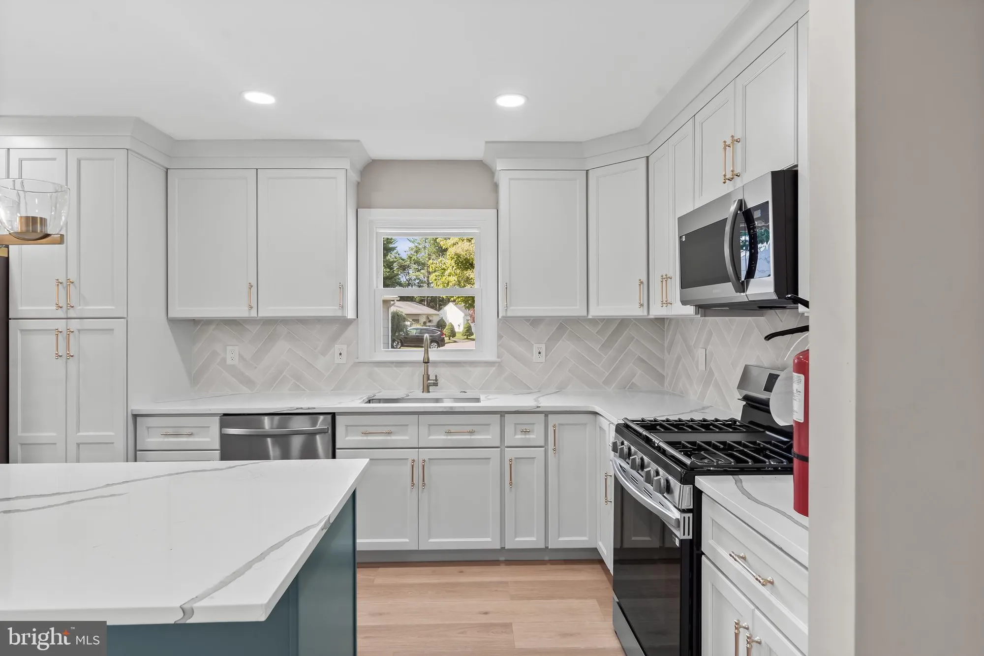 Property Slideshow image 5 of 23 | 15 brian ct, Toms River, NJ, 08757