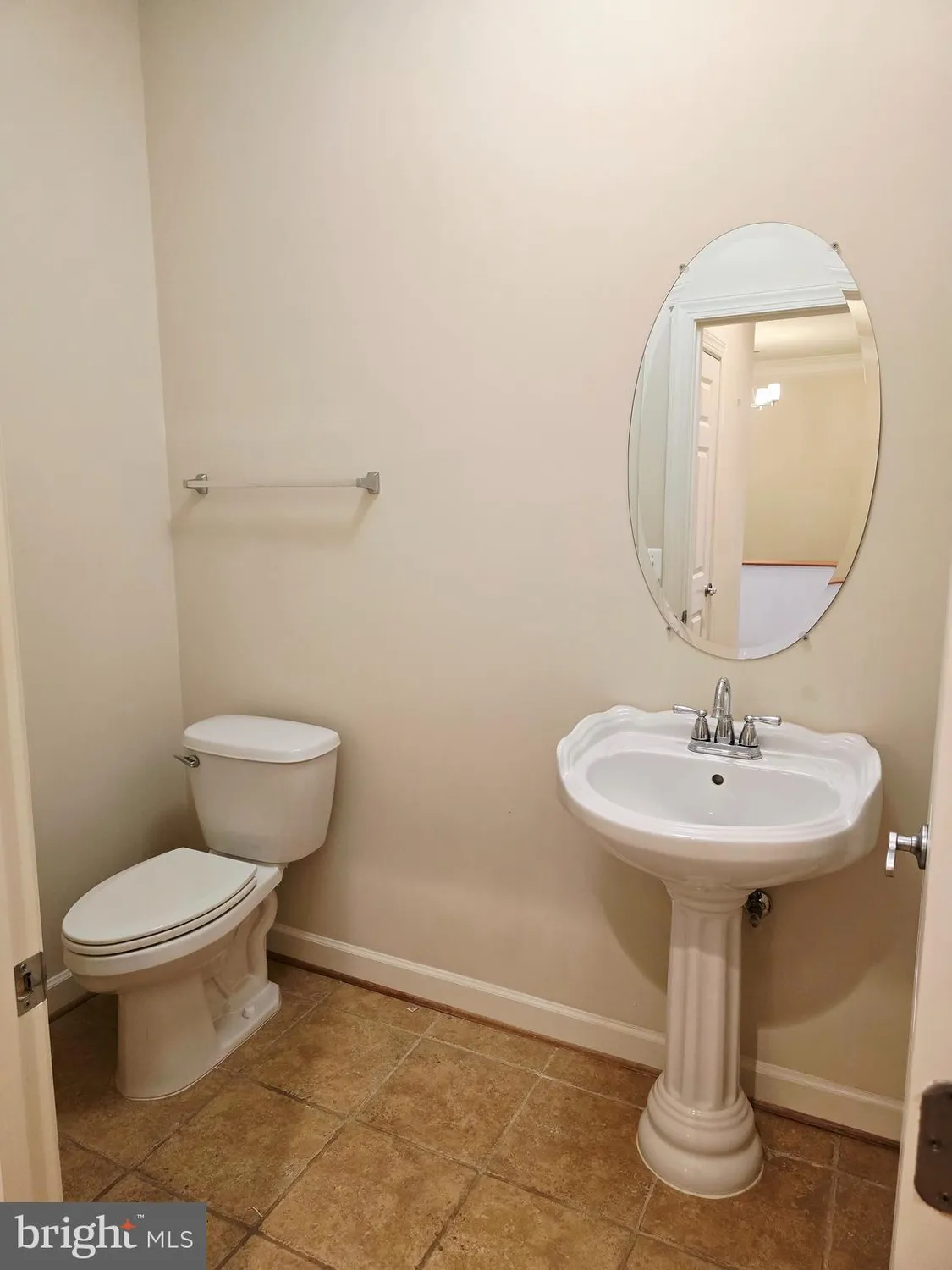 Property Slideshow image 7 of 29 | 680 watermans dr apt 301, Woodbridge, VA, 22191