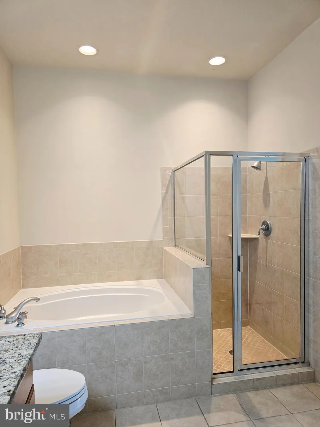 Property Slideshow image 13 of 29 | 680 watermans dr apt 301, Woodbridge, VA, 22191