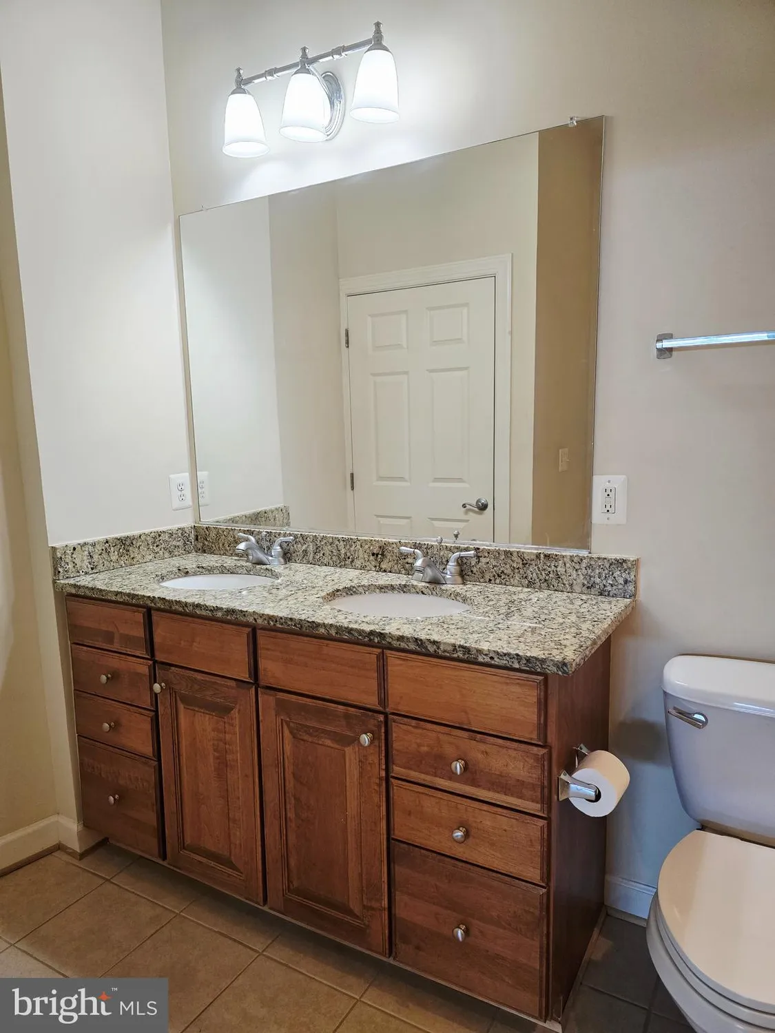 Property Slideshow image 16 of 29 | 680 watermans dr apt 301, Woodbridge, VA, 22191