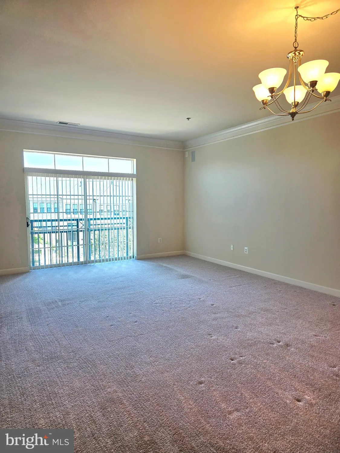 Property Slideshow image 5 of 29 | 680 watermans dr apt 301, Woodbridge, VA, 22191