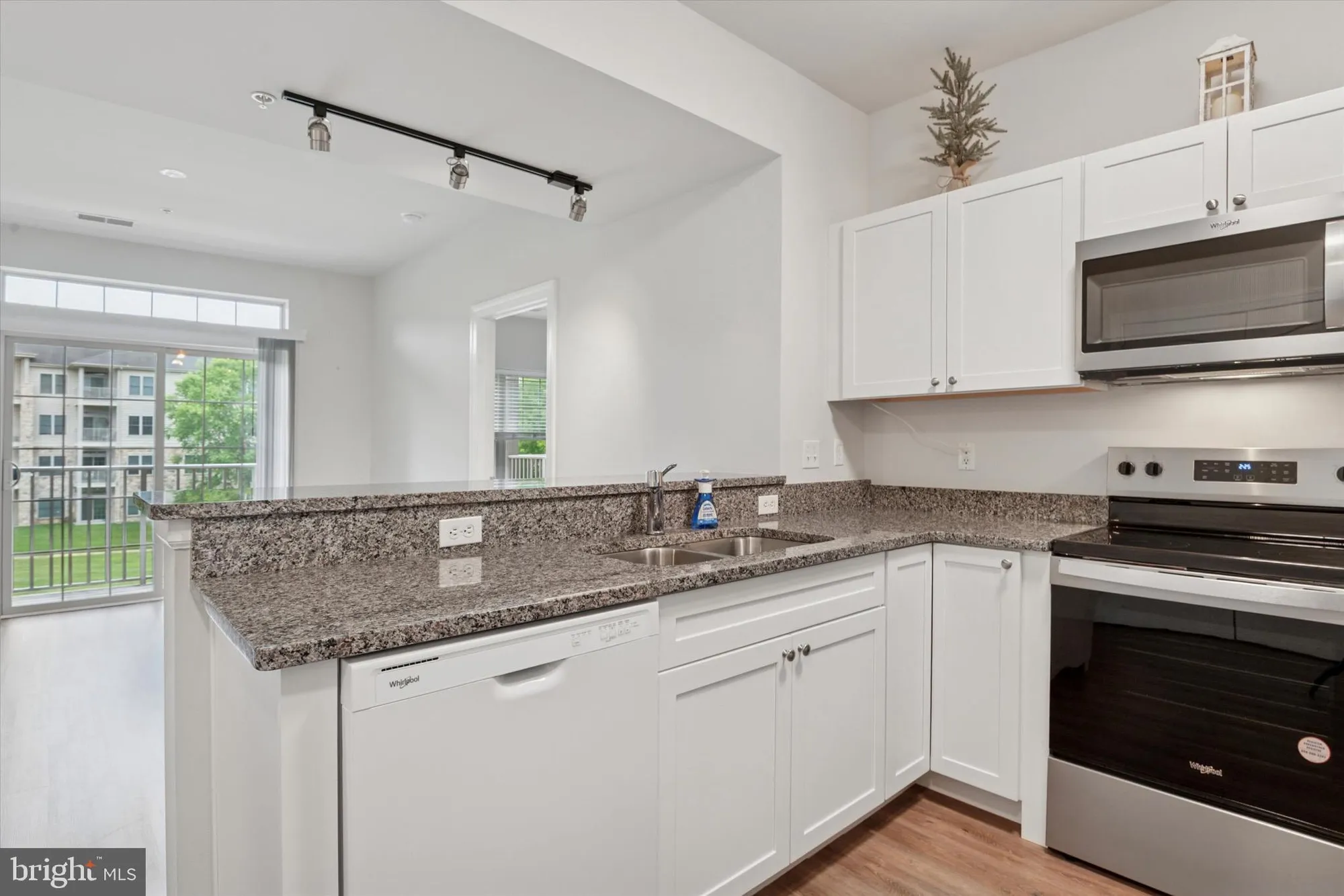 Property Slideshow image 7 of 25 | 3000 fountainview cir # 3206, Newark, DE, 19713