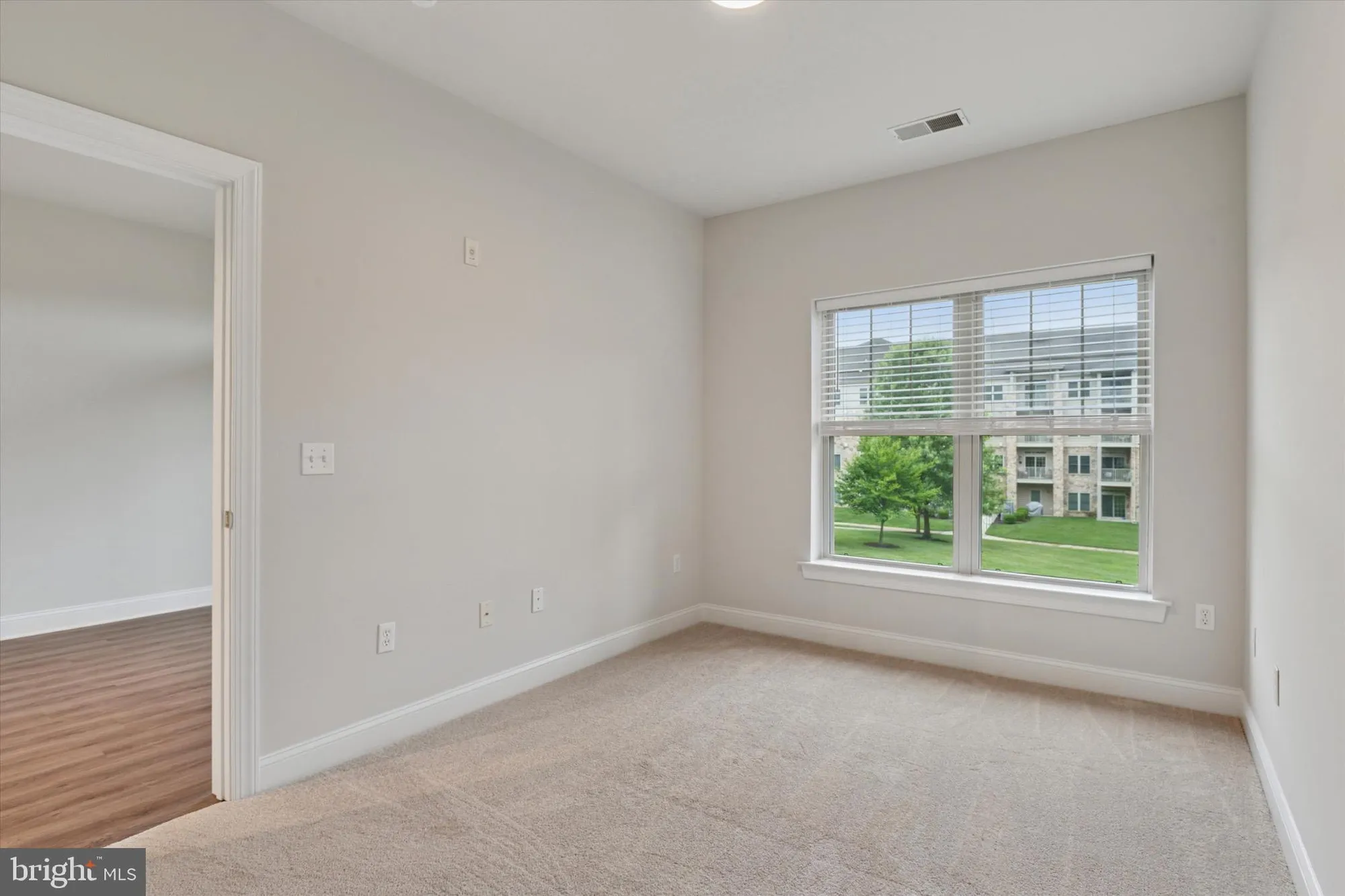 Property Slideshow image 16 of 25 | 3000 fountainview cir # 3206, Newark, DE, 19713