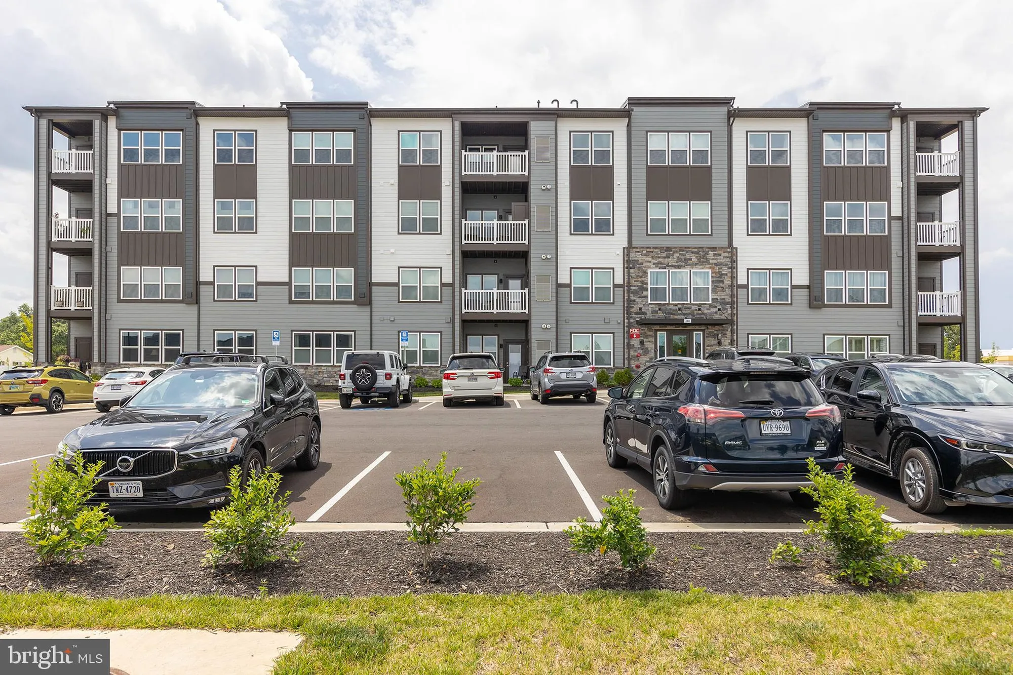 Property Slideshow image 1 of 22 | 140 mccormick cir apt 403, Winchester, VA, 22602