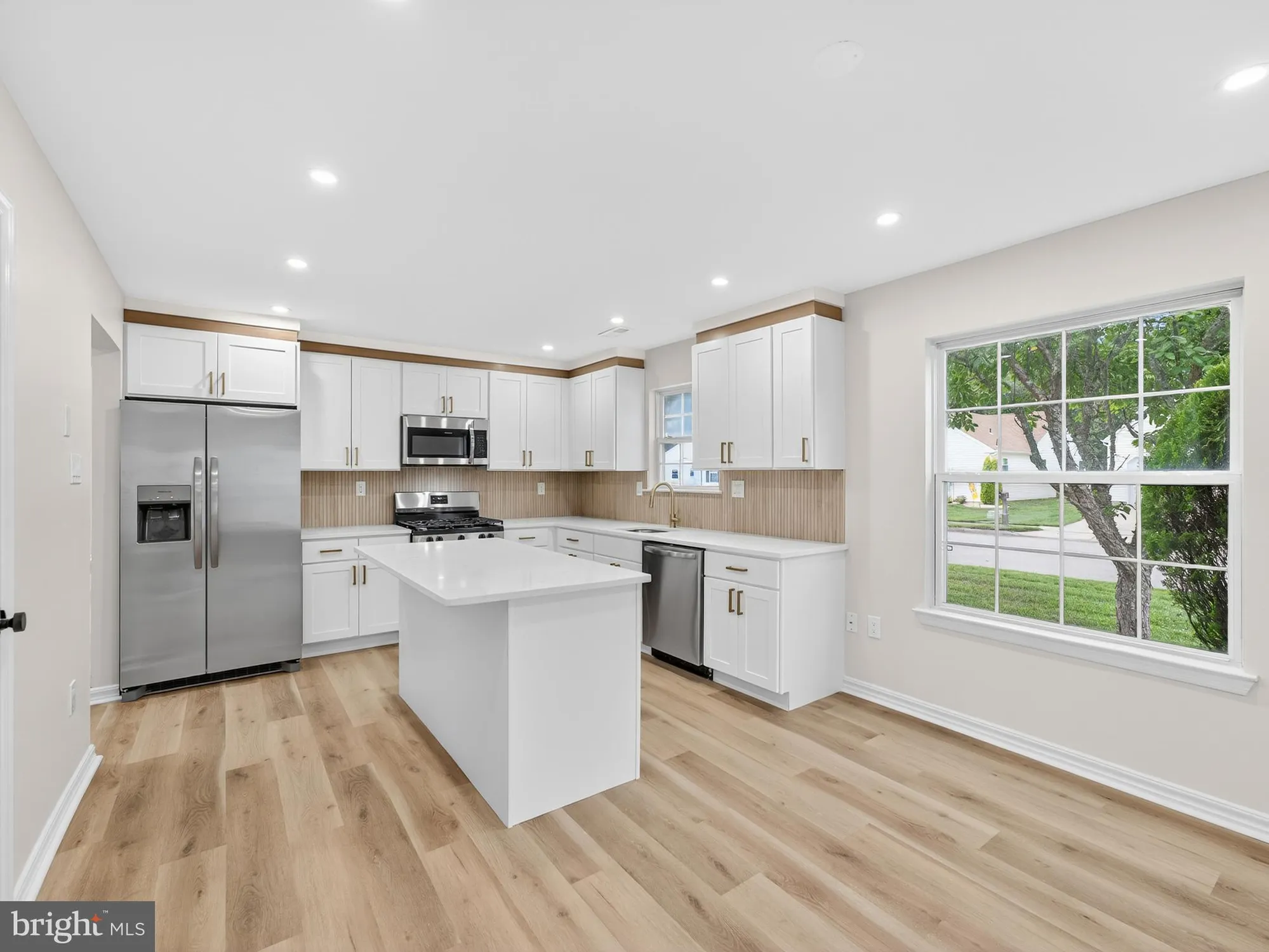 Property Slideshow image 14 of 34 | 402 paradise rd, Williamstown, NJ, 08094