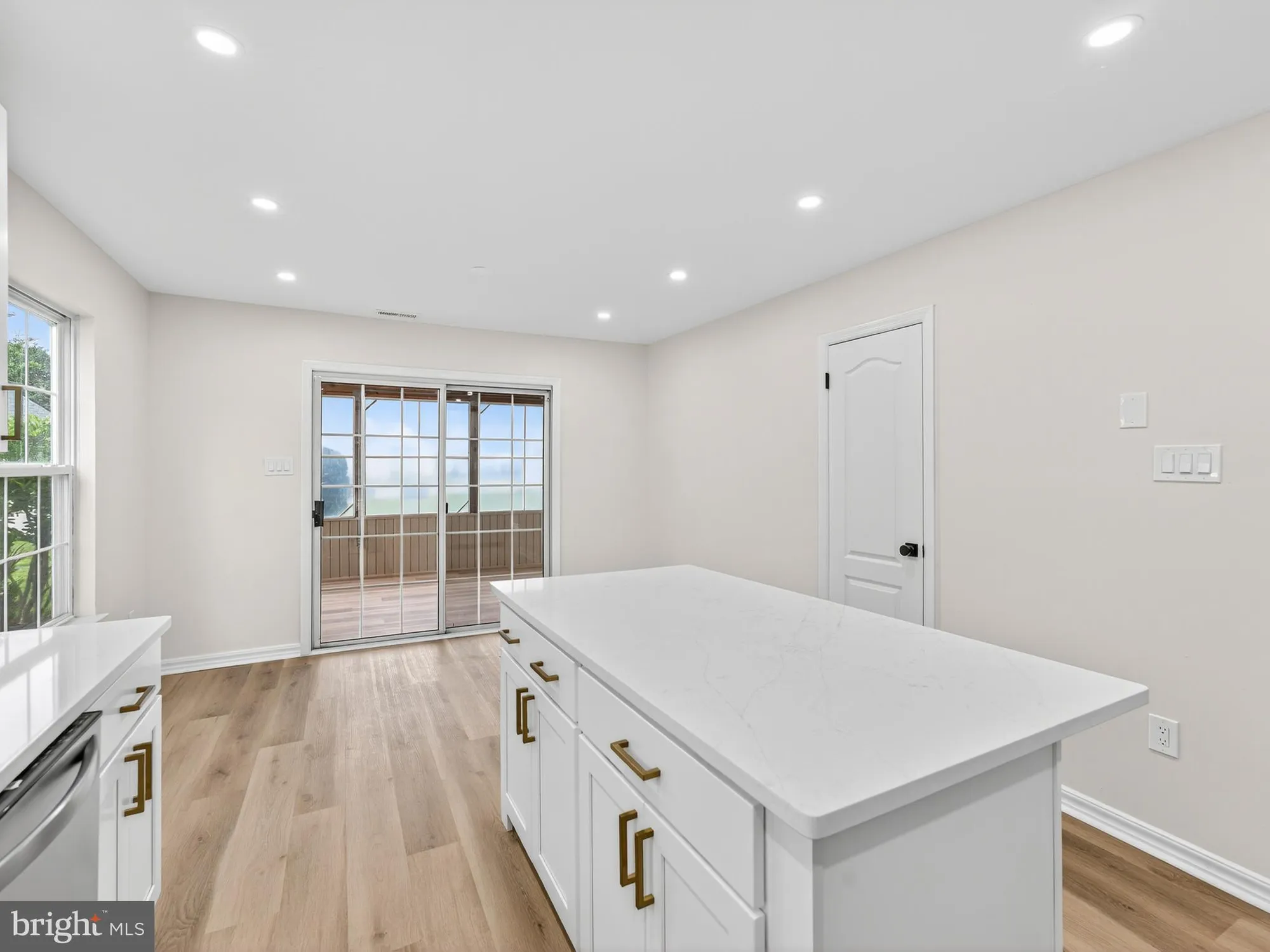 Property Slideshow image 16 of 34 | 402 paradise rd, Williamstown, NJ, 08094