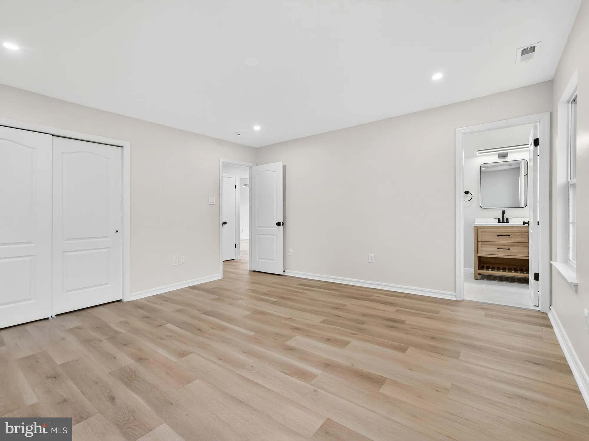 Property Slideshow image 22 of 34 | 402 paradise rd, Williamstown, NJ, 08094