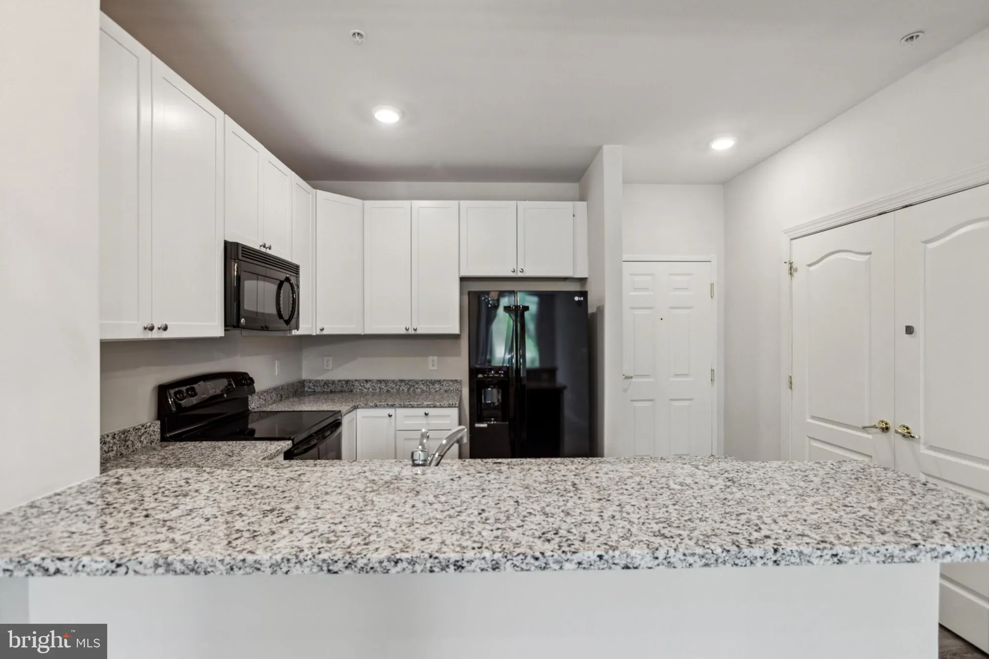 Property Slideshow image 19 of 32 | 3000 fountainview cir # 3311, Newark, DE, 19713