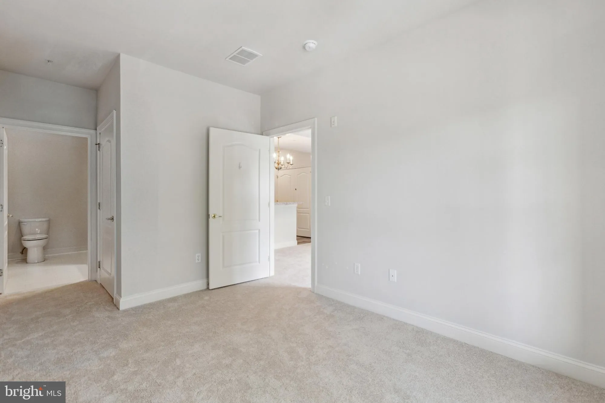 Property Slideshow image 24 of 32 | 3000 fountainview cir # 3311, Newark, DE, 19713