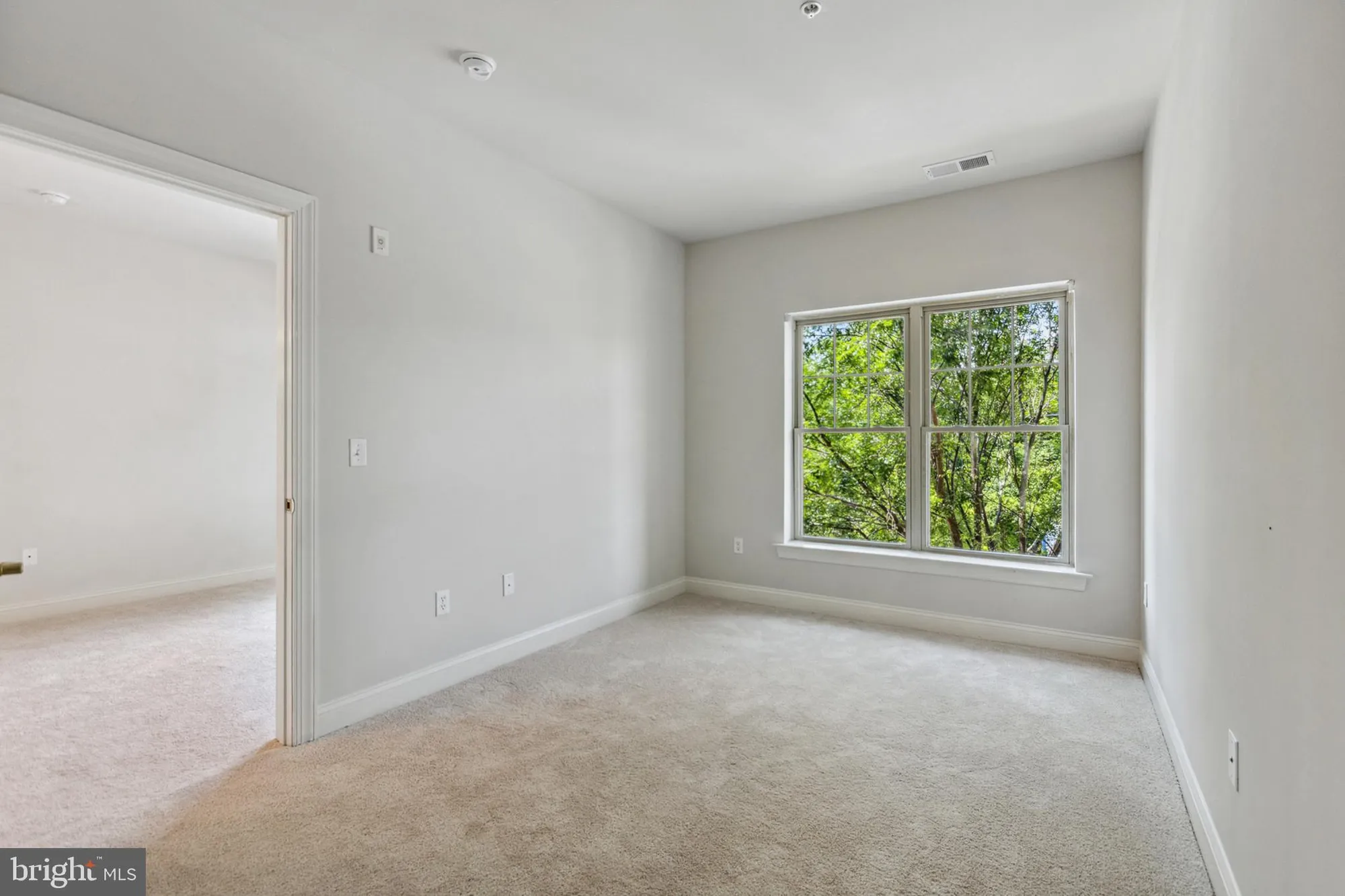 Property Slideshow image 25 of 32 | 3000 fountainview cir # 3311, Newark, DE, 19713