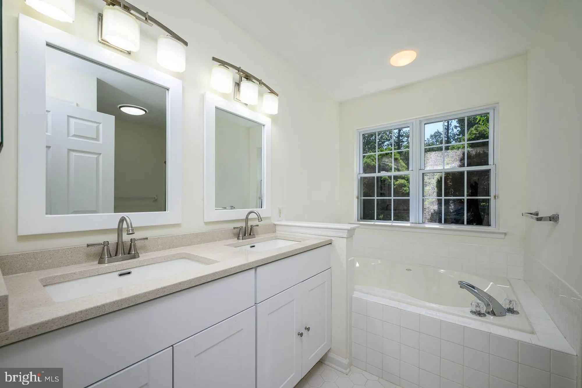 Property Slideshow image 25 of 51 | 4 penny ln, Jackson, NJ, 08527