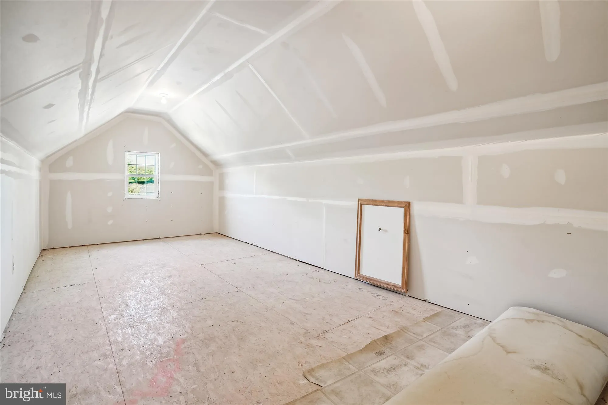 Property Slideshow image 7 of 25 | 16529 sparkling brook loop, Dumfries, VA, 22025