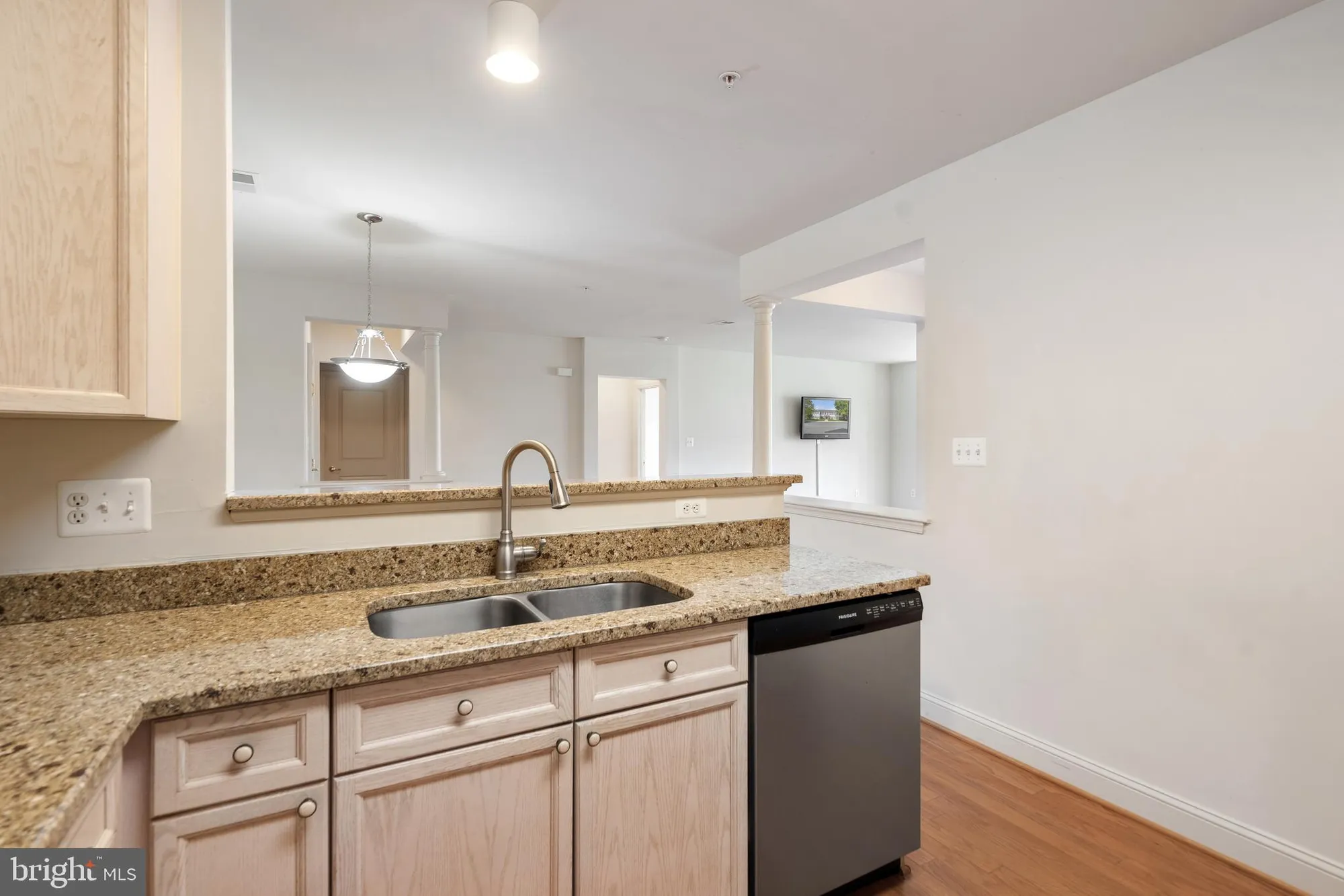Property Slideshow image 8 of 30 | 6704 holly farm ln unit 109, Warrenton, VA, 20187