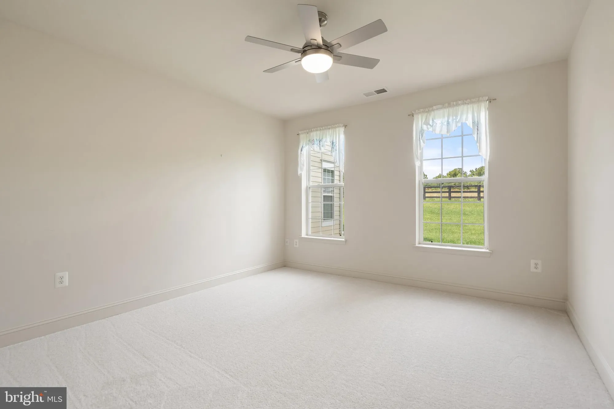 Property Slideshow image 18 of 30 | 6704 holly farm ln unit 109, Warrenton, VA, 20187