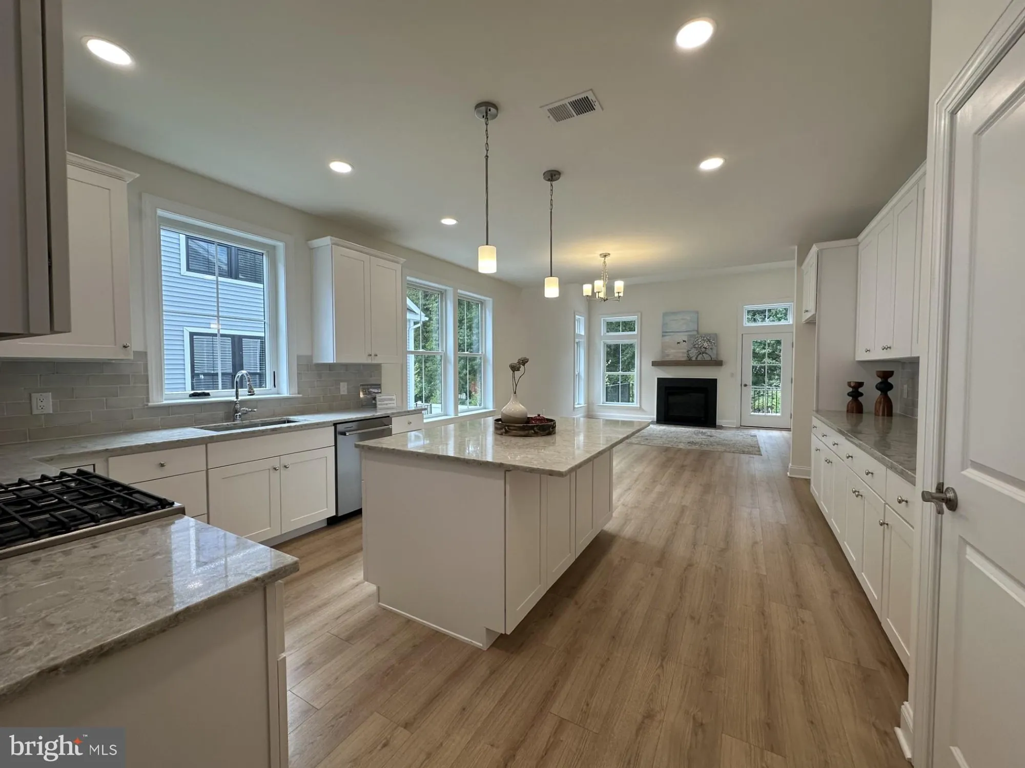 Property Slideshow image 1 of 21 | 42 kay chiarello way, Hamilton, NJ, 08690