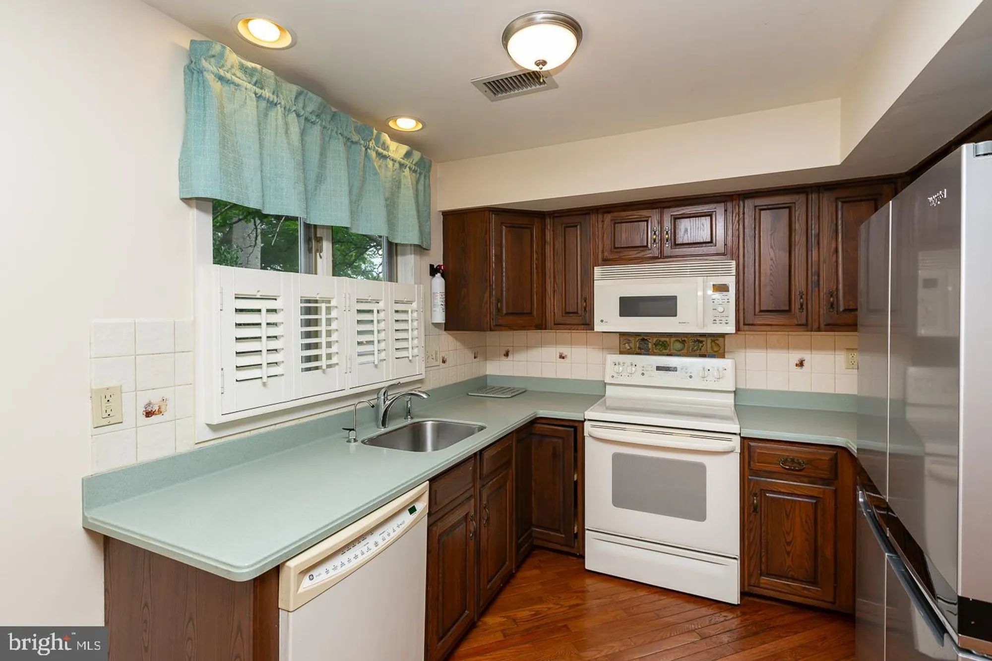 Property Slideshow image 12 of 43 | 331 devon way # 331, West Chester, PA, 19380