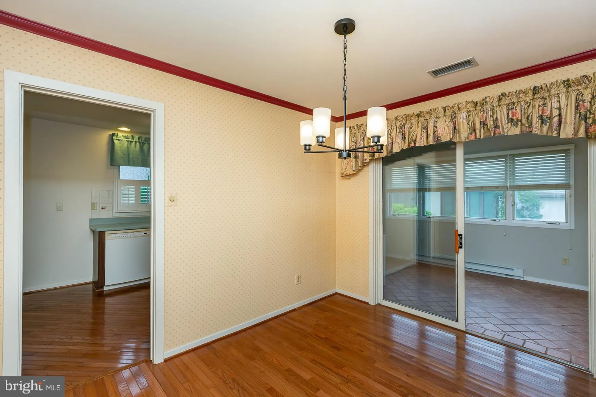 Property Slideshow image 11 of 43 | 331 devon way # 331, West Chester, PA, 19380