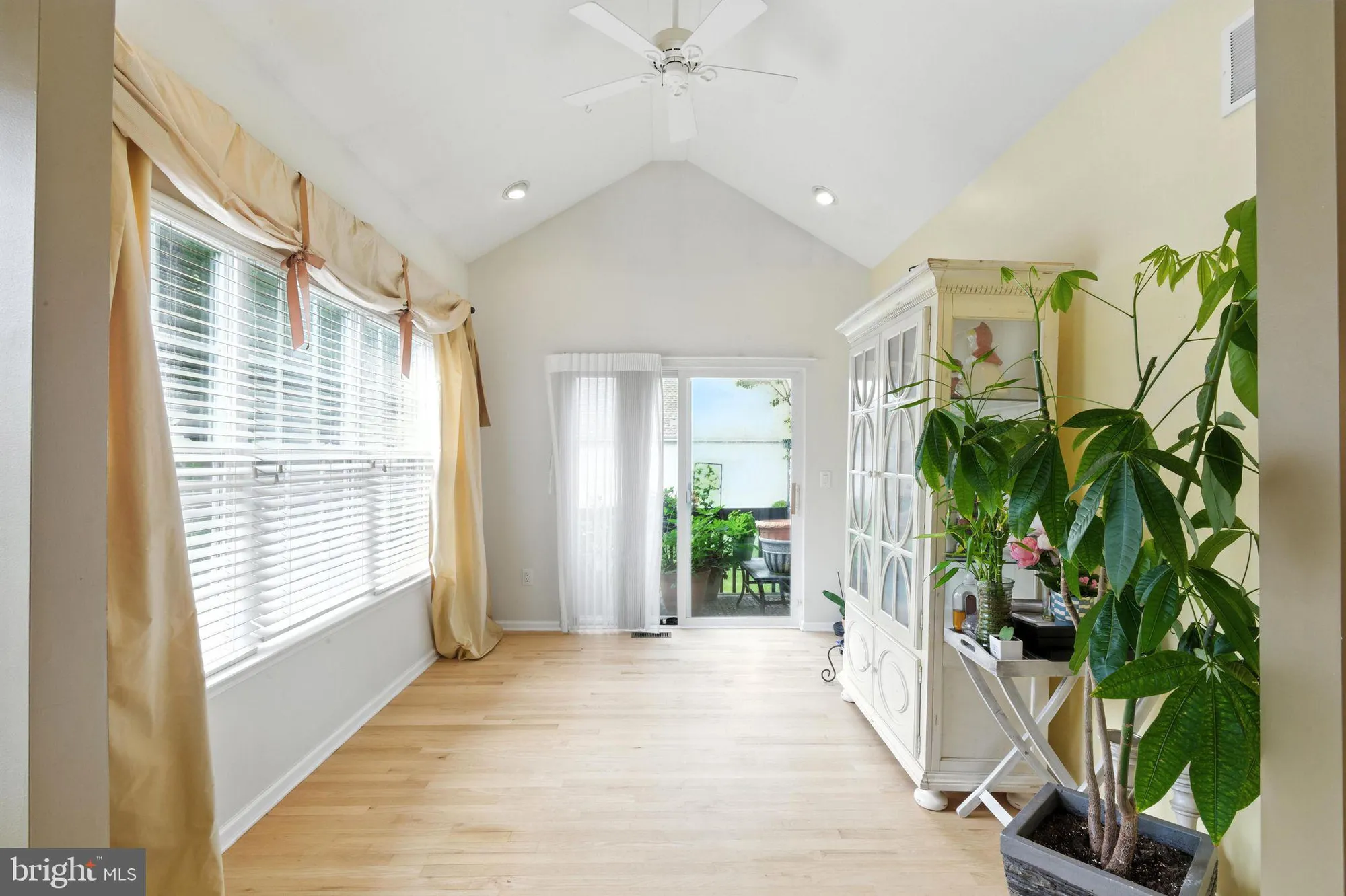 Property Slideshow image 13 of 52 | 2 cypress ct, Little Egg Harbor Twp, NJ, 08087