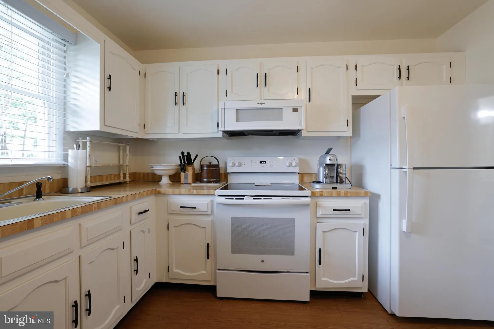 Property Slideshow image 12 of 22 | 14-a magnolia rd, Manahawkin, NJ, 08050