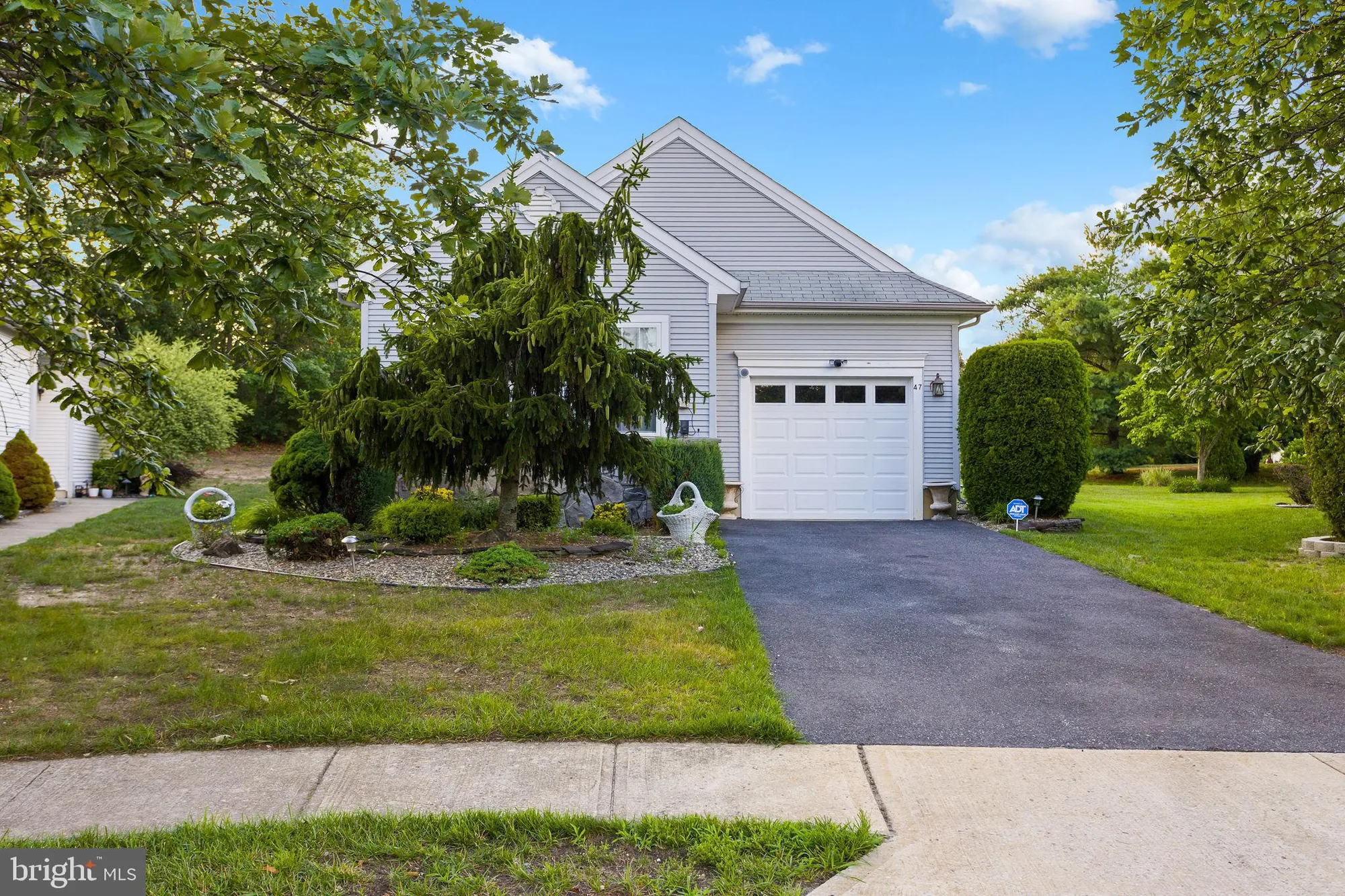 Property Slideshow image 1 of 28 | 47 gabriella cir, Manchester, NJ, 08759