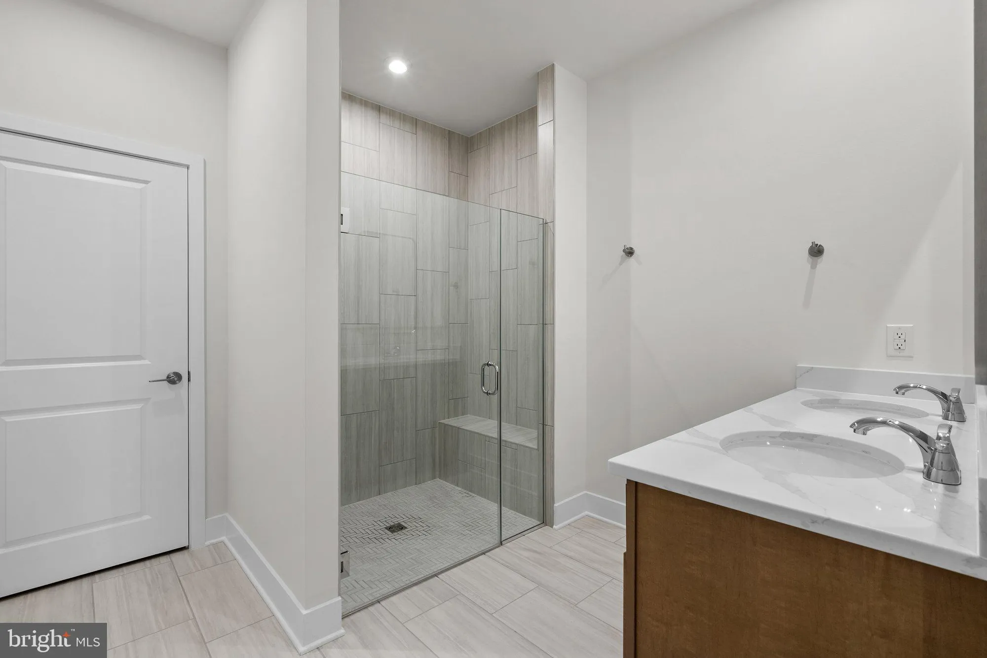 Property Slideshow image 20 of 30 | 44486 lowestoft sq, Ashburn, VA, 20147