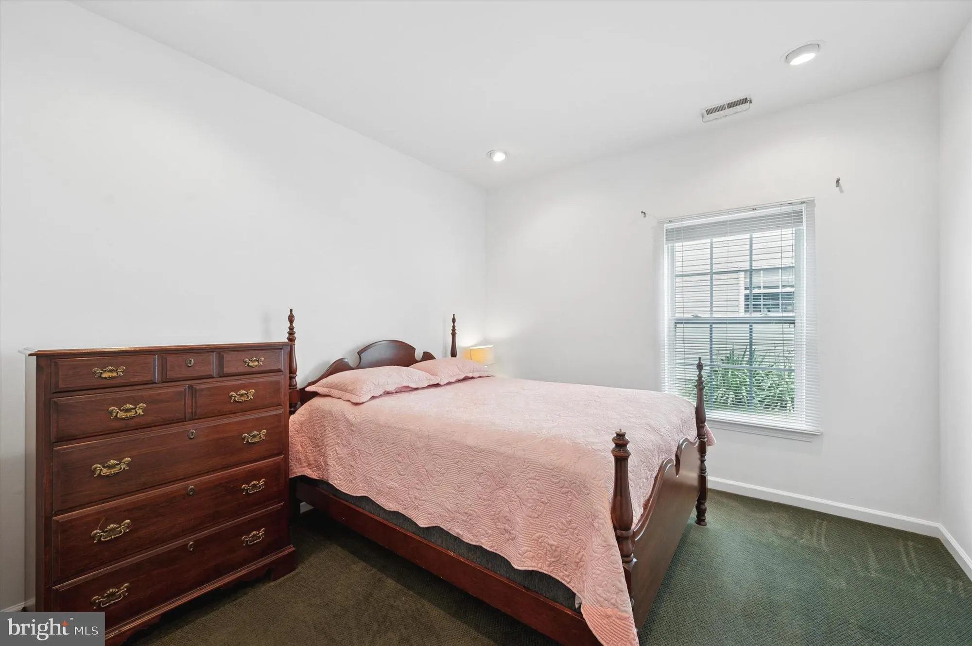 Property Slideshow image 14 of 19 | 9 corbett dr, Upper Chichester, PA, 19061