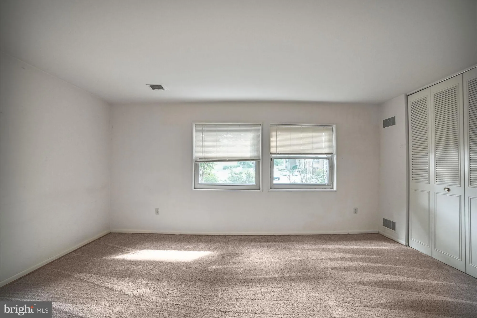 Property Slideshow image 8 of 15 | 3365 s leisure world blvd 95-1c, Silver Spring, MD, 20906