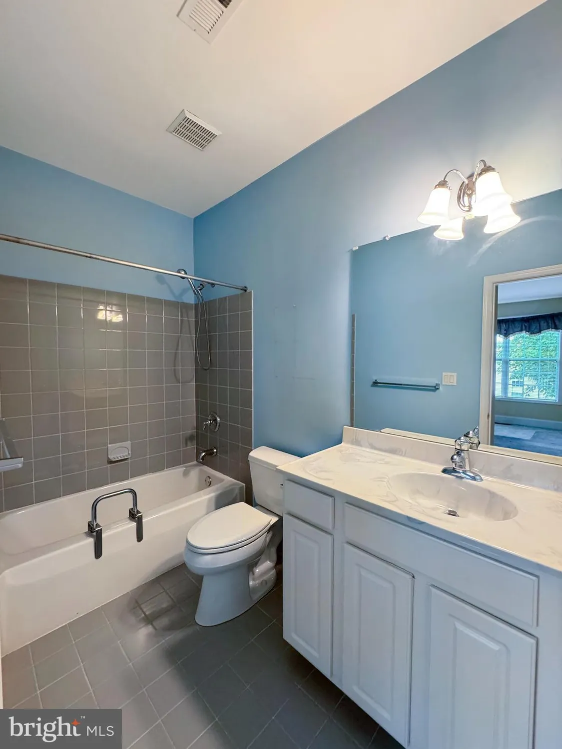 Property Slideshow image 16 of 20 | 2413 sentry ct, Norristown, PA, 19401