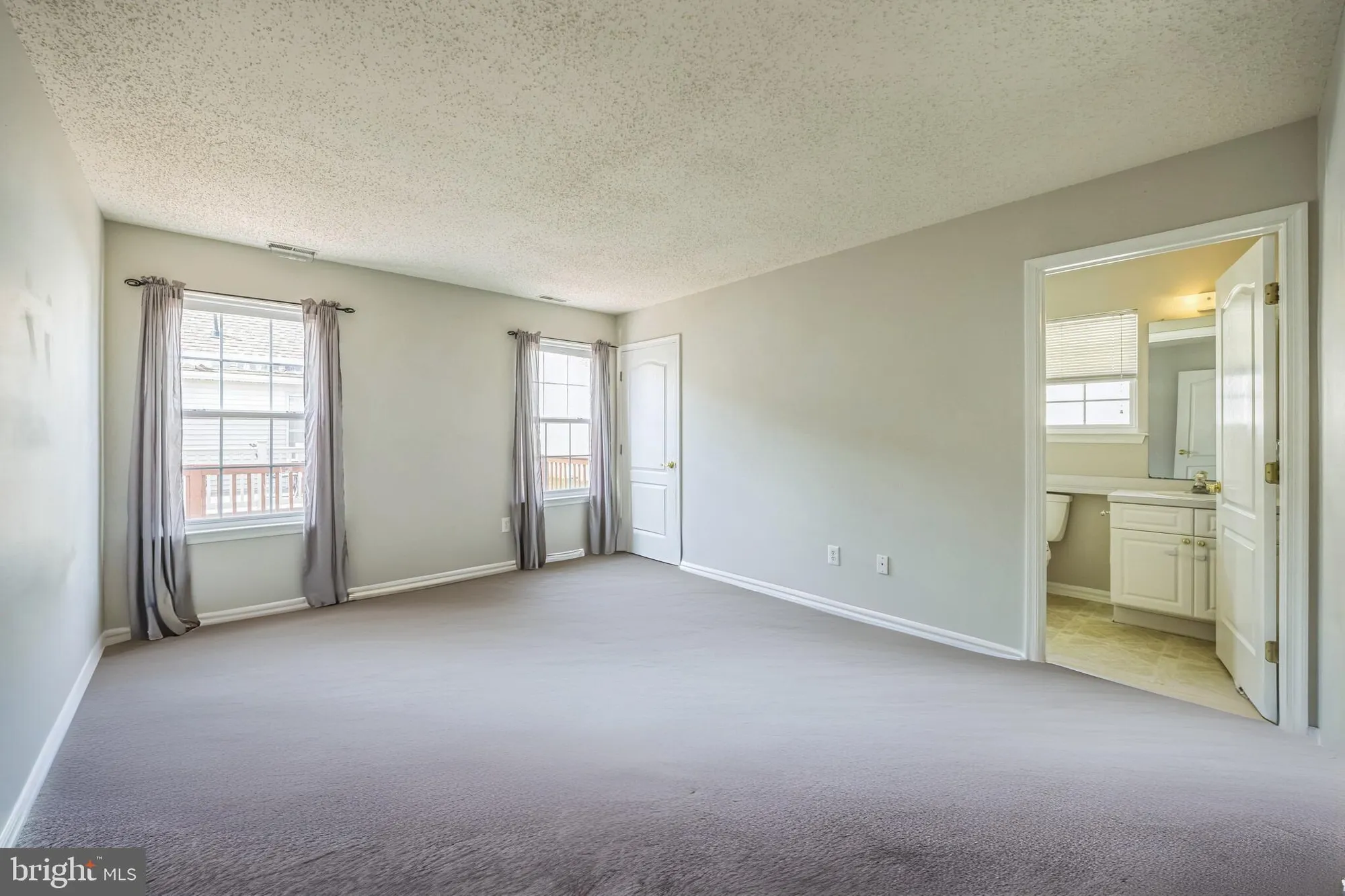 Property Slideshow image 14 of 26 | 547 doral dr, Williamstown, NJ, 08094