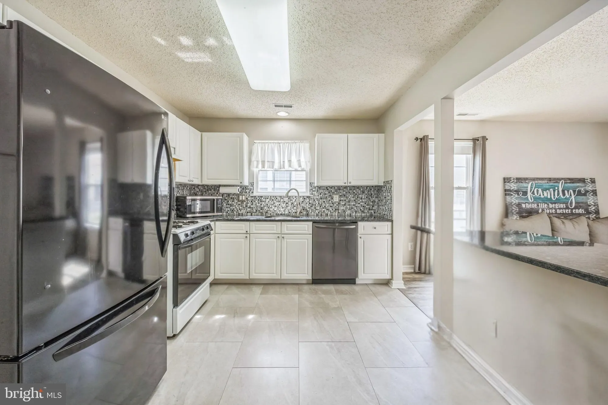 Property Slideshow image 6 of 26 | 547 doral dr, Williamstown, NJ, 08094