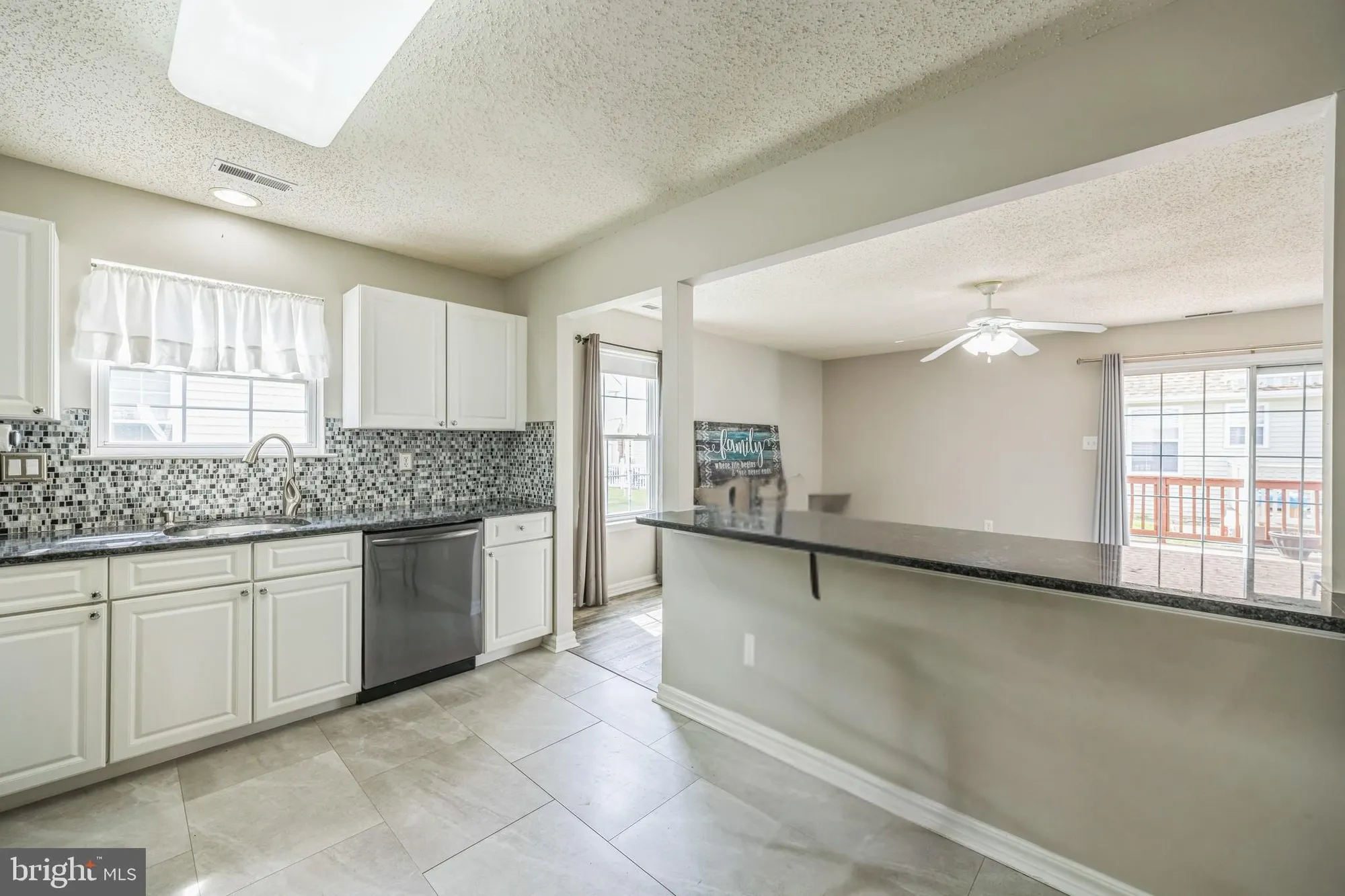 Property Slideshow image 10 of 26 | 547 doral dr, Williamstown, NJ, 08094