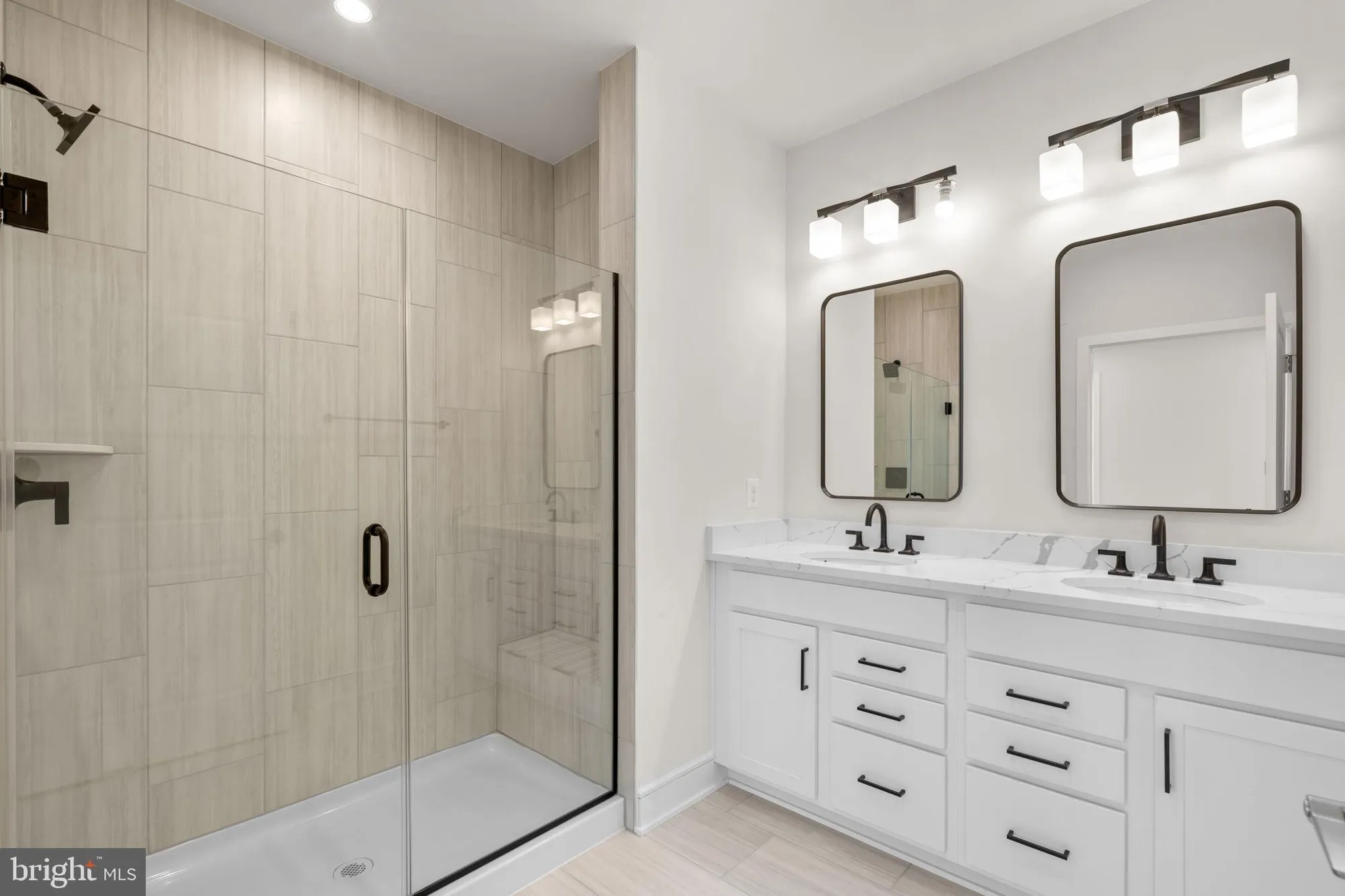 Property Slideshow image 18 of 28 | 23640 bolton crescent ter # 13-204, Ashburn, VA, 20148