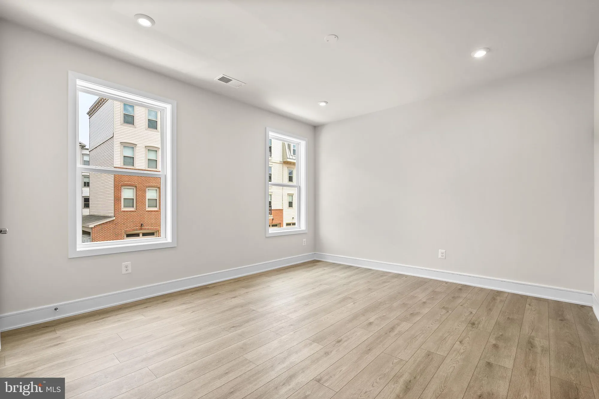 Property Slideshow image 15 of 28 | 23640 bolton crescent ter # 13-204, Ashburn, VA, 20148