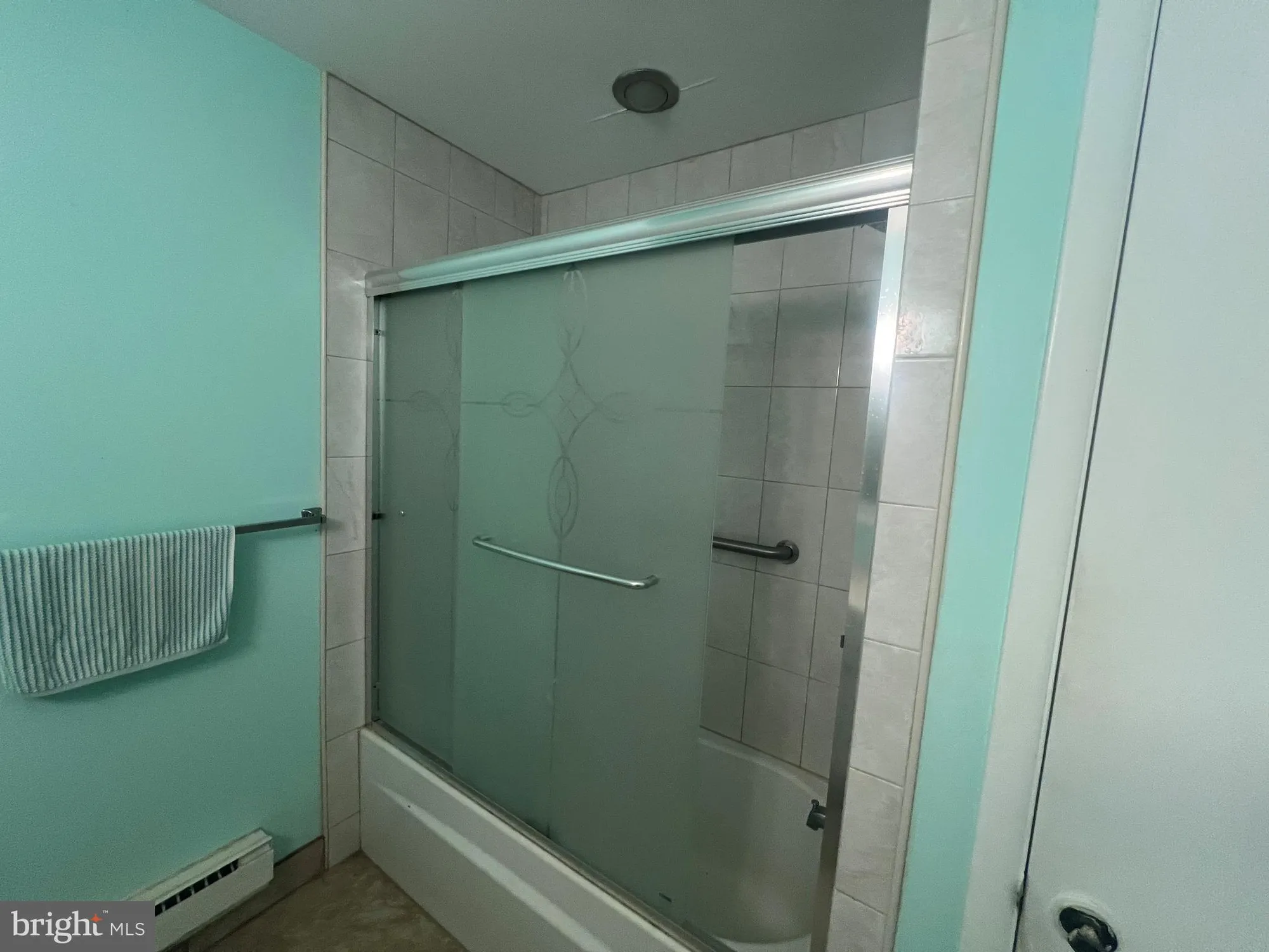 Property Slideshow image 20 of 28 | 1099a argyll cir, Lakewood, NJ, 08701