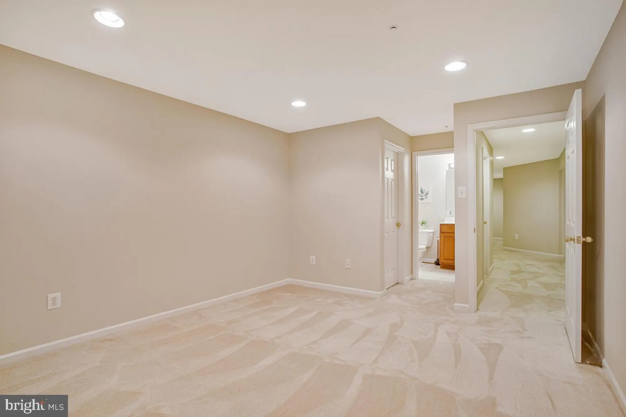 Property Slideshow image 44 of 75 | 8861 shining oceans way 27, Columbia, MD, 21045