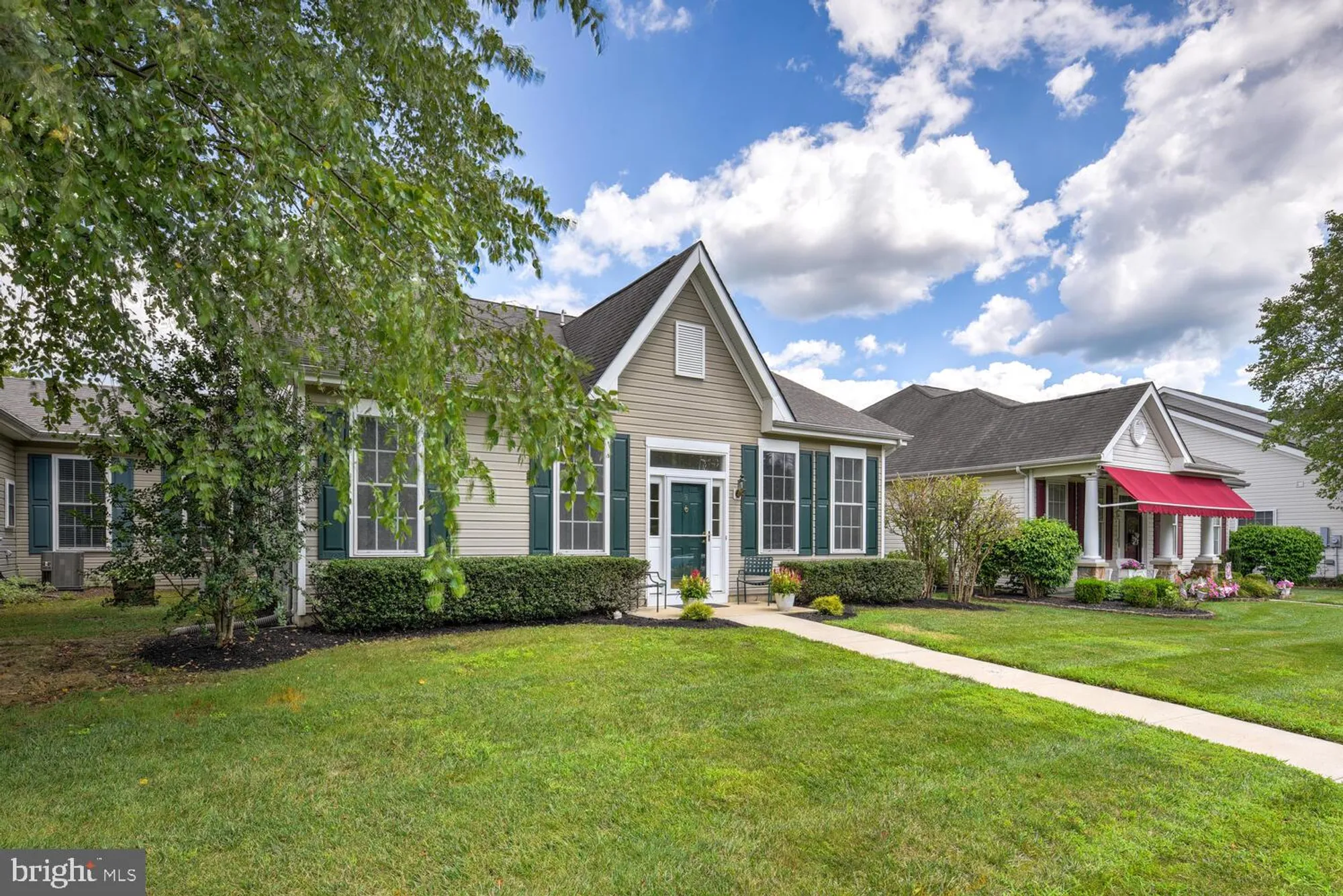 Property Slideshow image 2 of 57 | 5 trowbridge ln, Cranbury, NJ, 08512