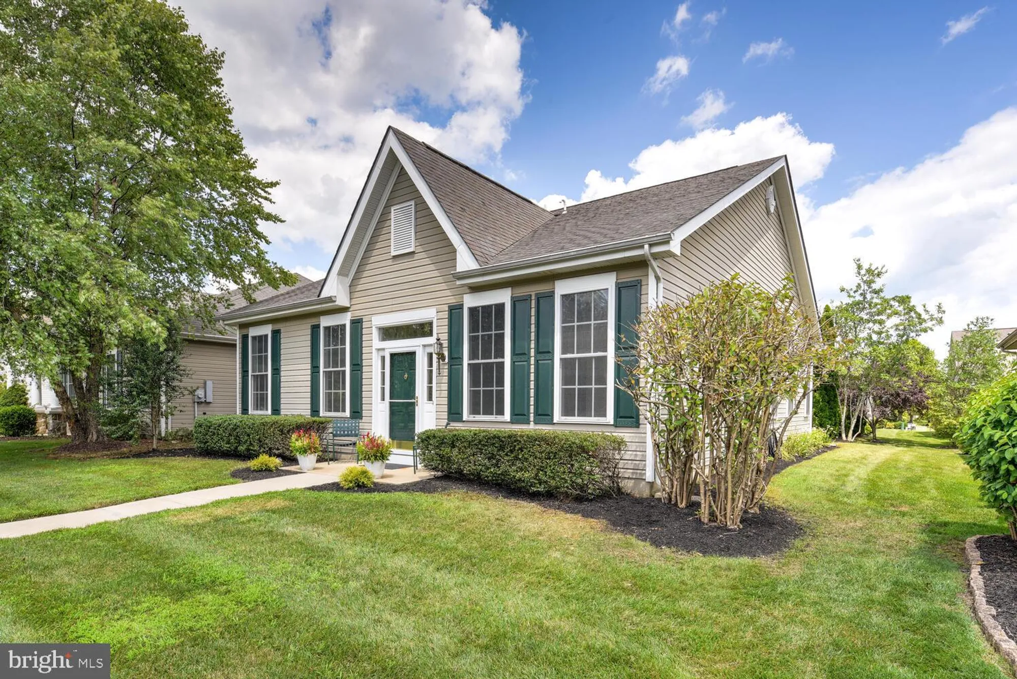 Property Slideshow image 3 of 57 | 5 trowbridge ln, Cranbury, NJ, 08512